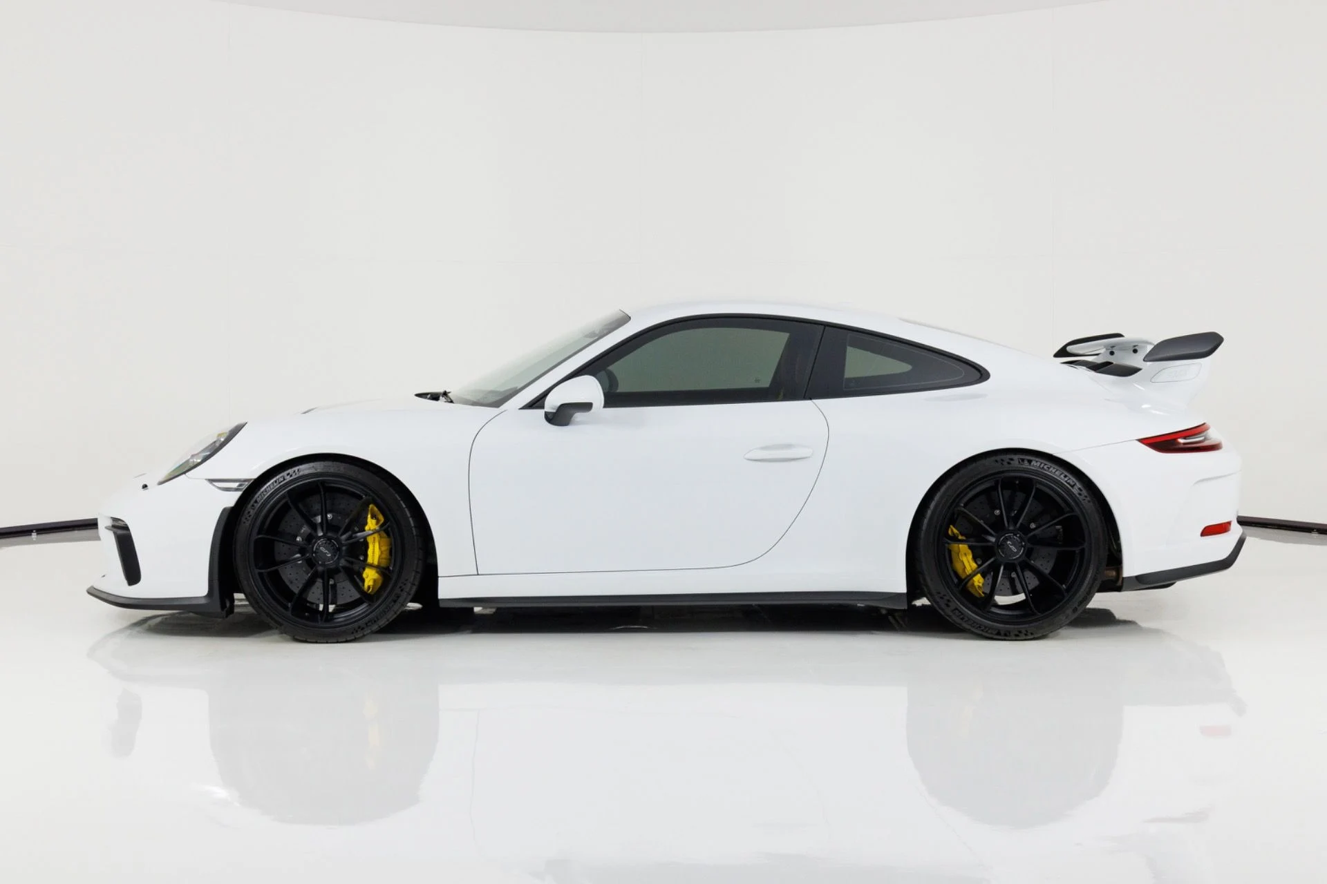 mph005_668868790_Used_2018_Porsche_911_GT_3_1782317491_8170365b05