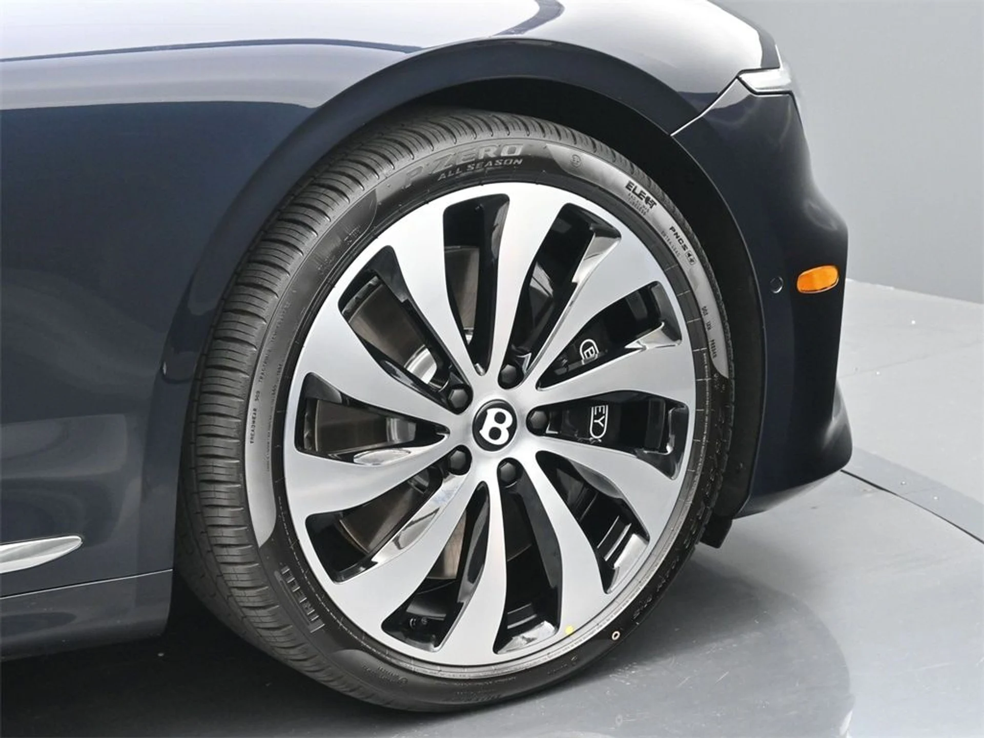 mph005_669564900_cf39fd9f2d0cbee41a14ffd87d5eea2fx_e501a4d028