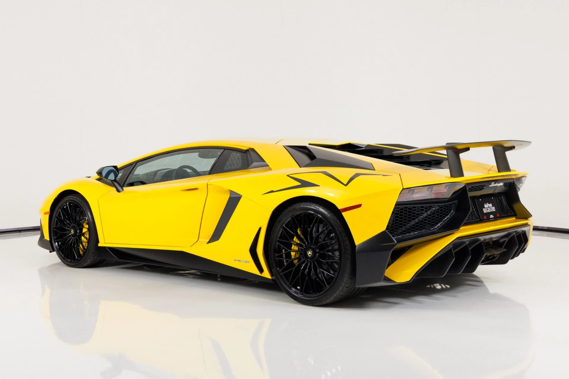 mph005_6735704_Used_2016_Lamborghini_Aventador_LP_750_4_Superveloce_1785278414_cbc3e1c729