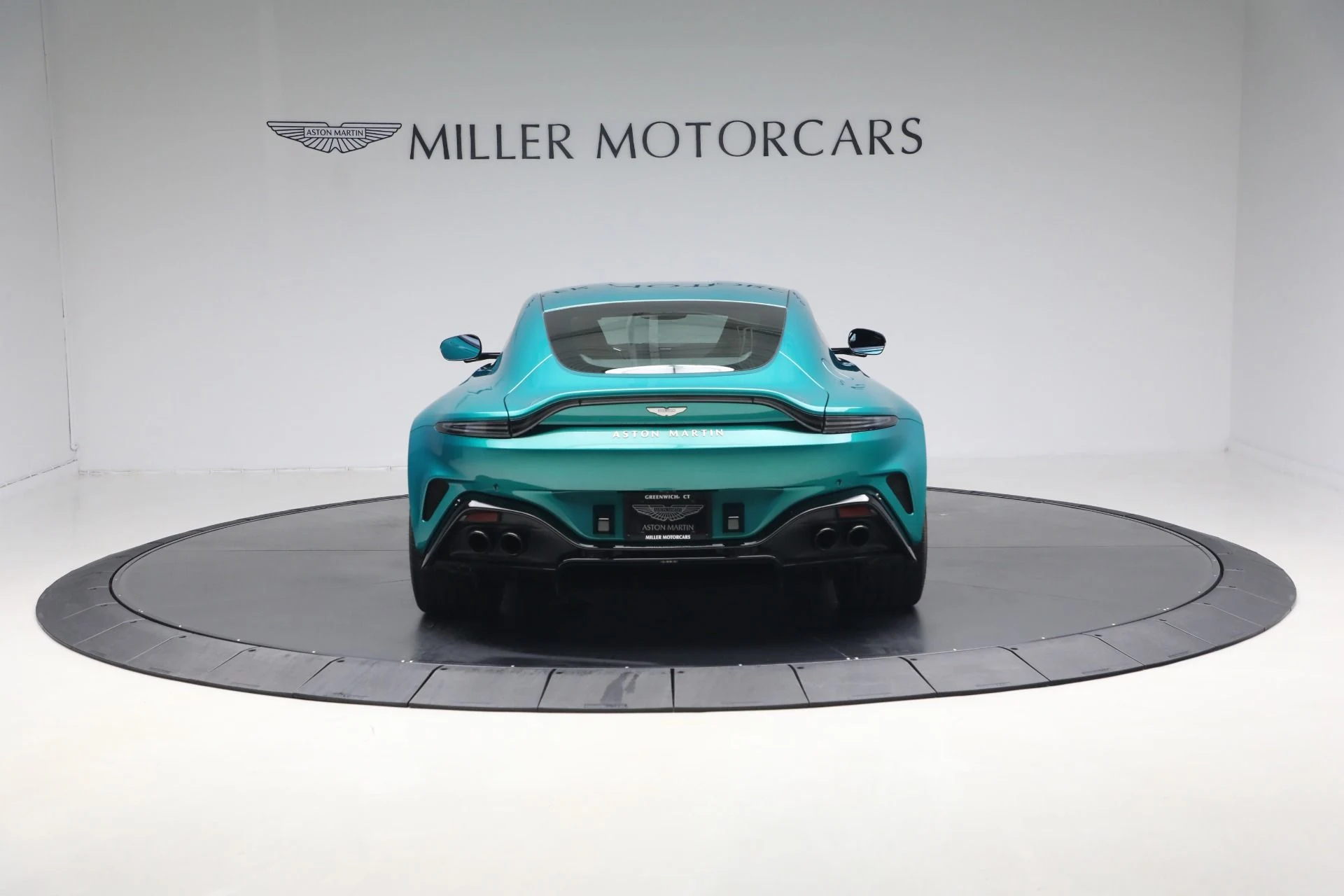 mph005_674481137_Used_2025_Aston_Martin_Vantage_1766592758_cb0ae09350