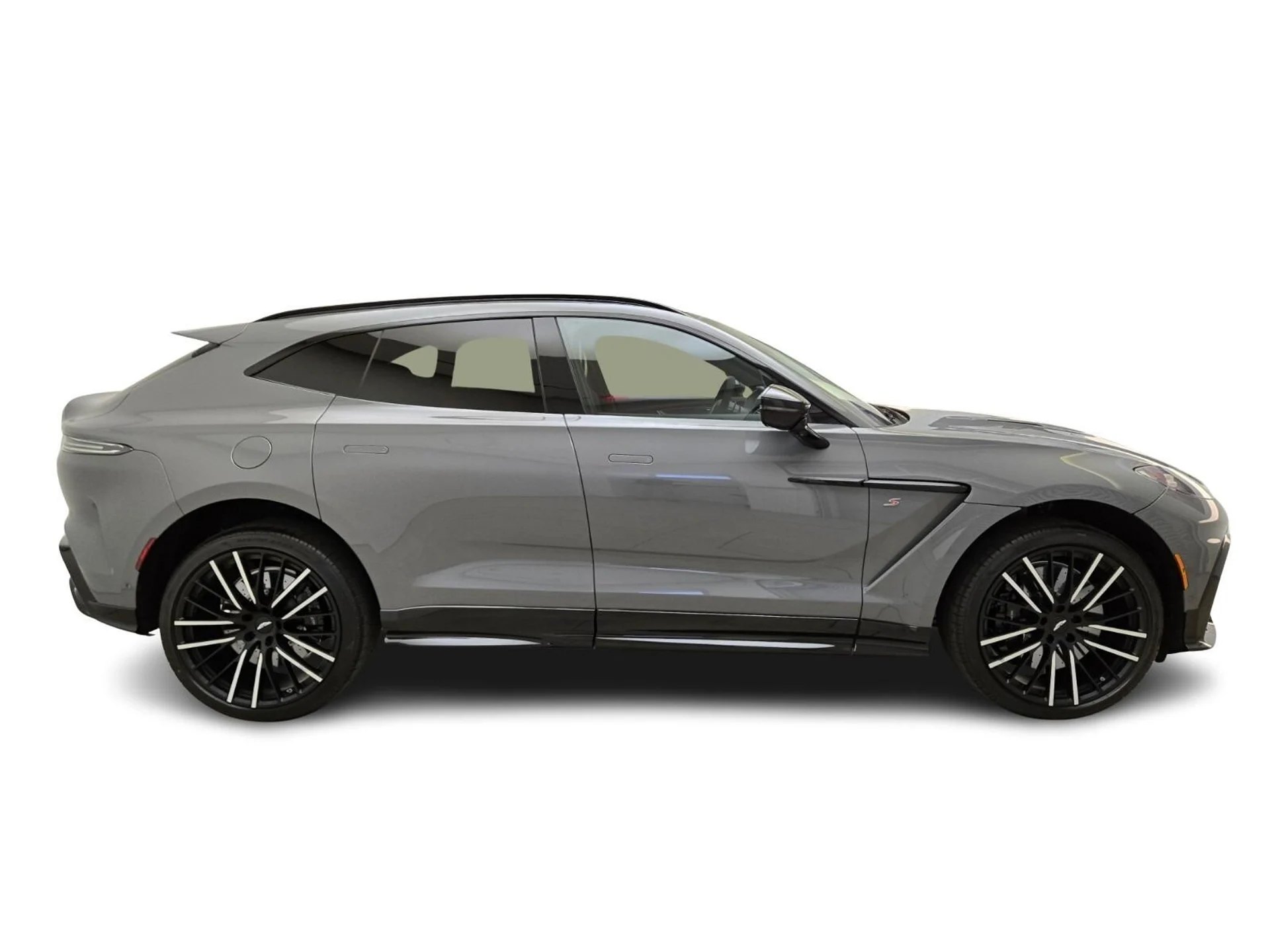 mph005_675060226_New_2026_Aston_Martin_DBX_S_1776143658_efa2af69fb