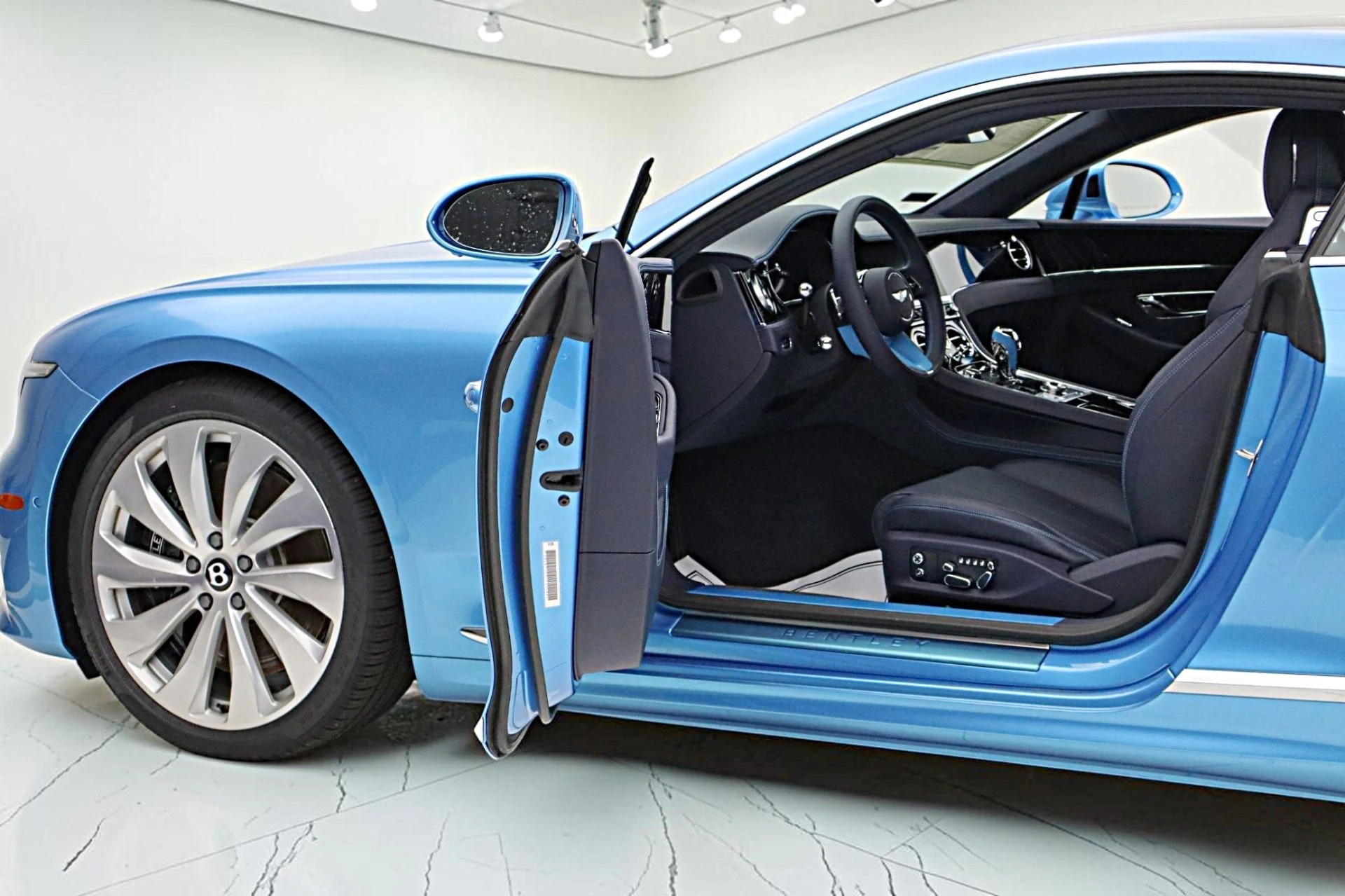 mph005_681872674_New_2026_Bentley_Continental_GT_25b30a8c30