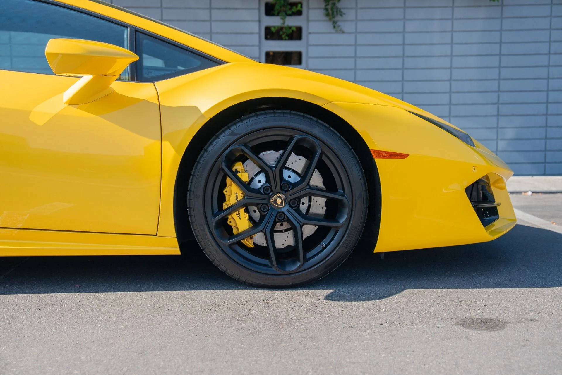 mph005_682194108_Used_2018_Lamborghini_Huracan_LP_580_2_1762289056_1a6495be25