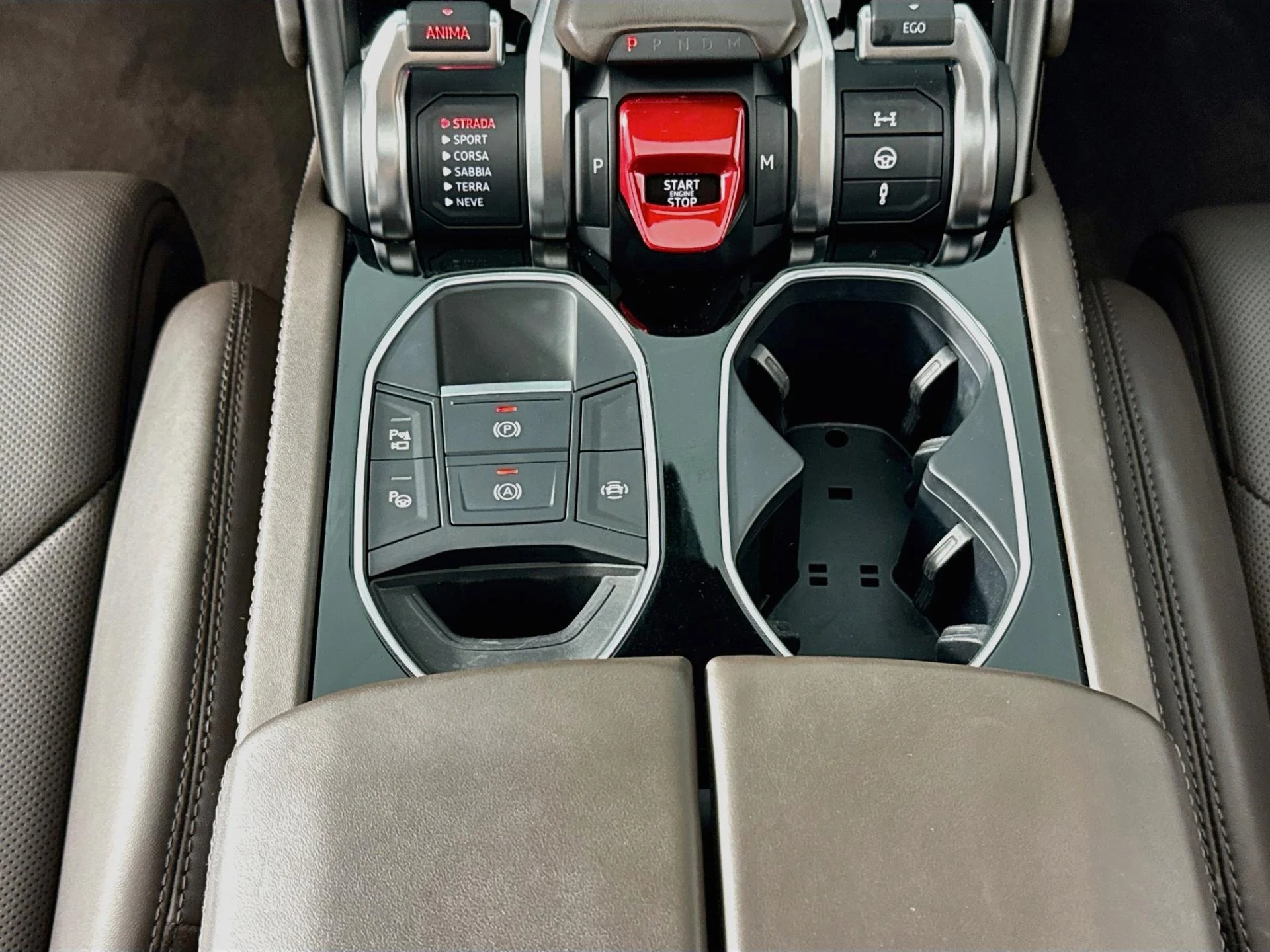 mph005_689955748_Used_2022_Lamborghini_Urus_1786409423_8733adbbc6