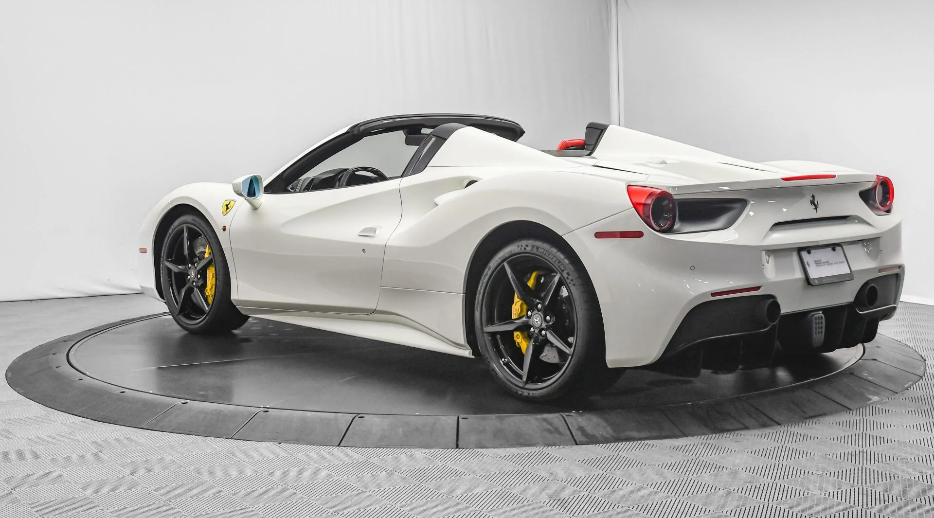 mph005_696851336_Used_2016_Ferrari_488_Spider_1750234834_e26ab7906d