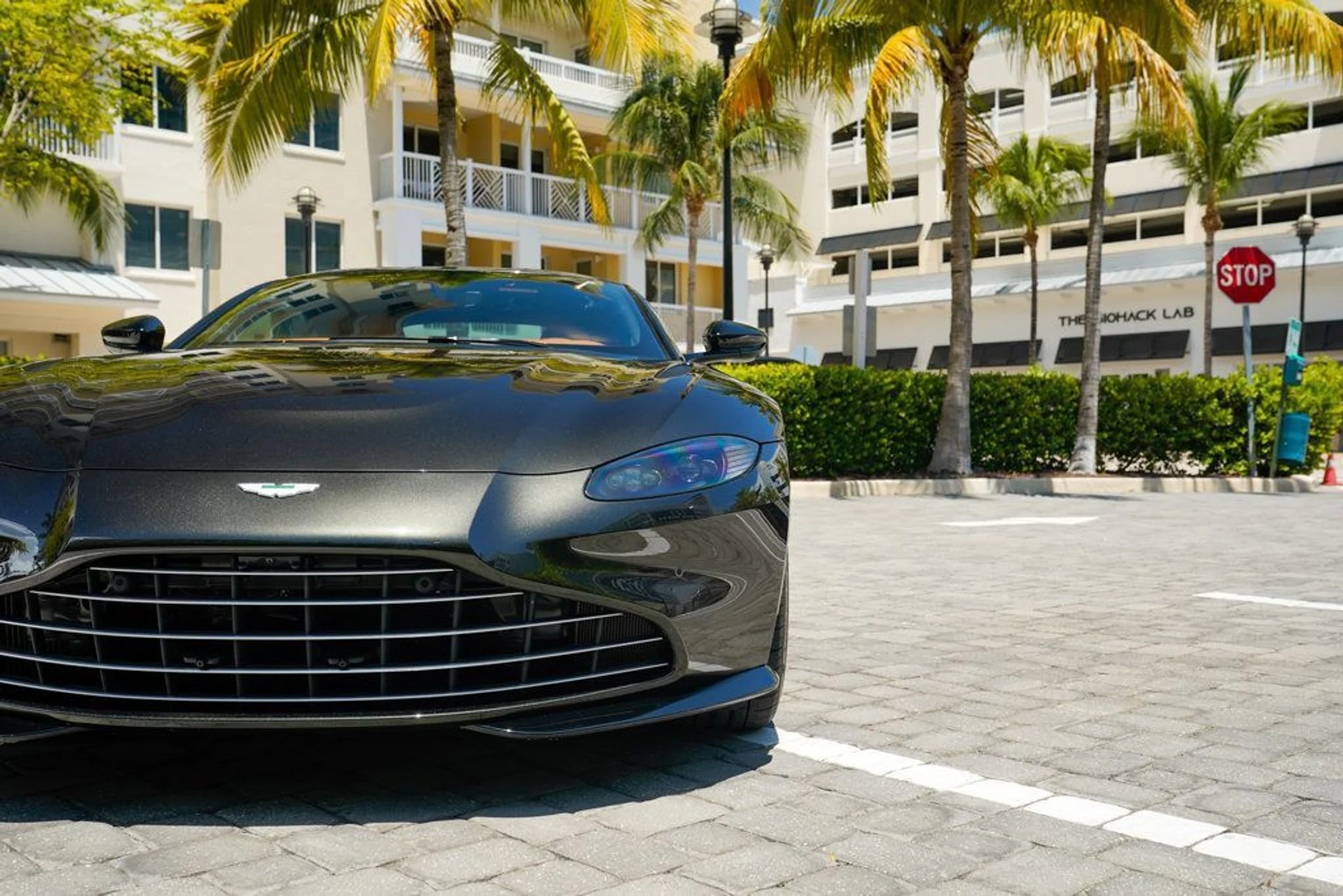 mph005_697500792_used_2021_aston_martin_vantage_coupemanual_14354_22900621_6_1024_d1cfbdb2ac