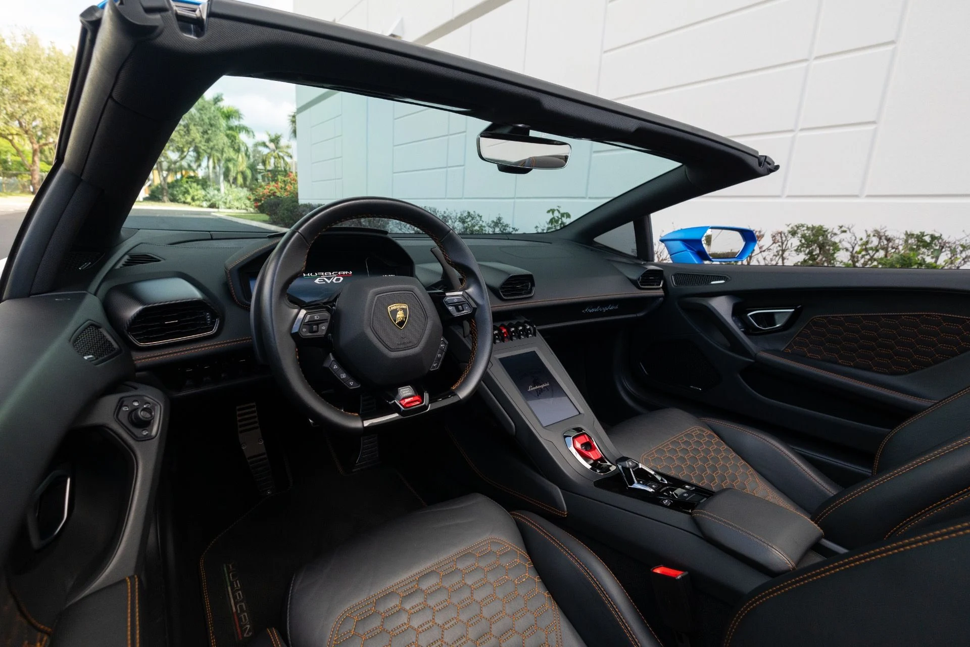 mph005_697913488_Used_2023_Lamborghini_Huracan_EVO_Spyder_1763055563_531ab81597