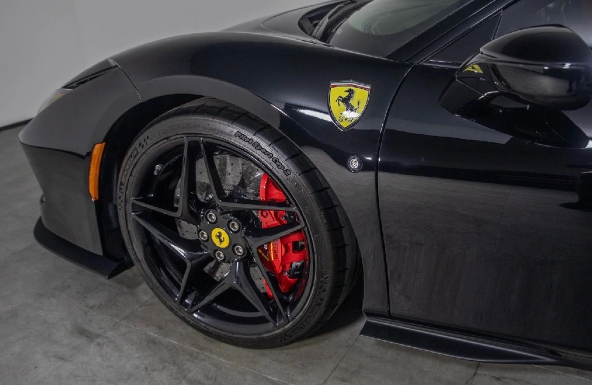 mph005_699945803_Used_2020_Ferrari_F8_Tributo_1735318014_5a92f8d9ff
