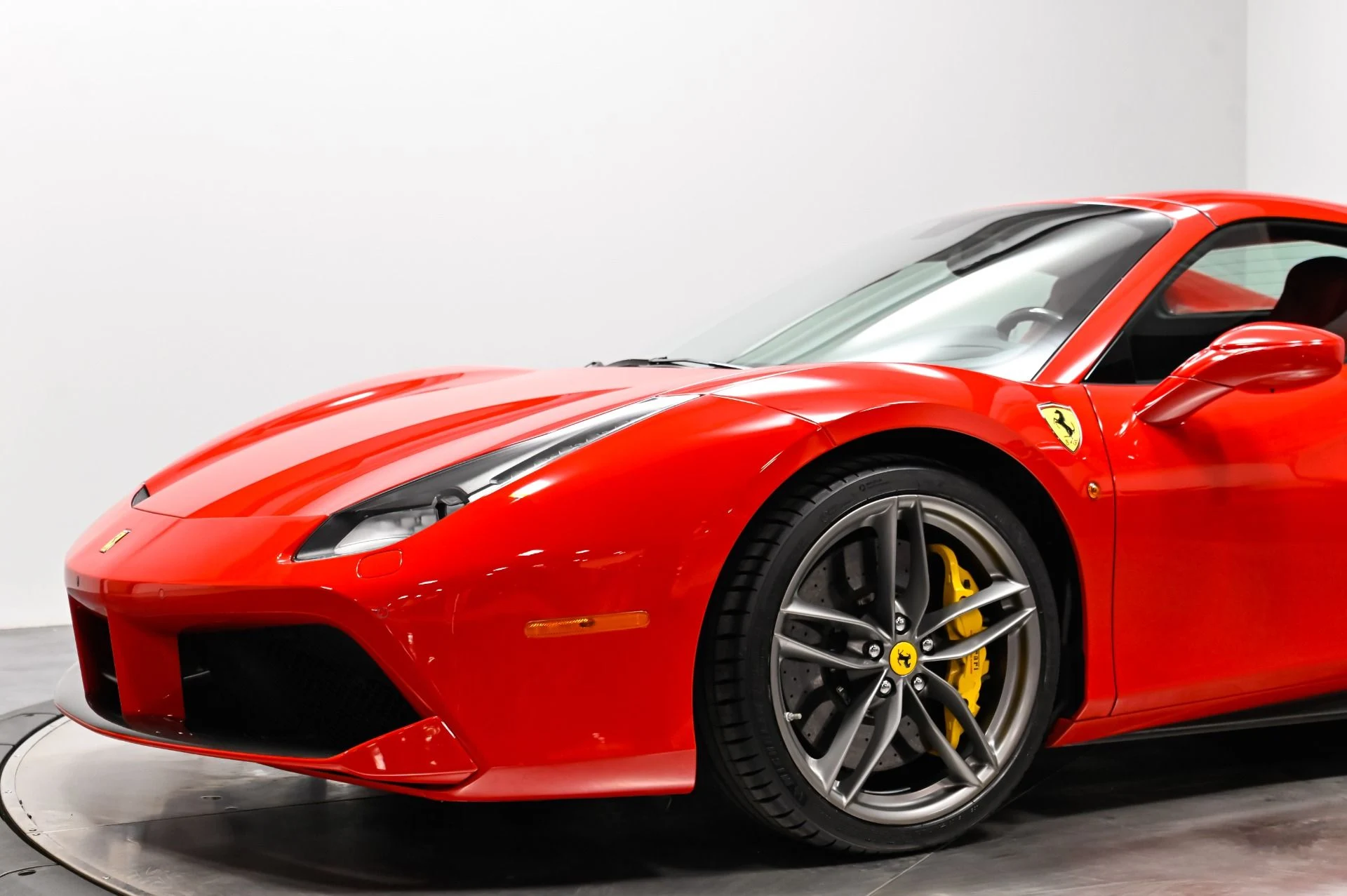 mph005_701355858_Used_2018_Ferrari_488_Spider_1790619212_8ef08eaadf