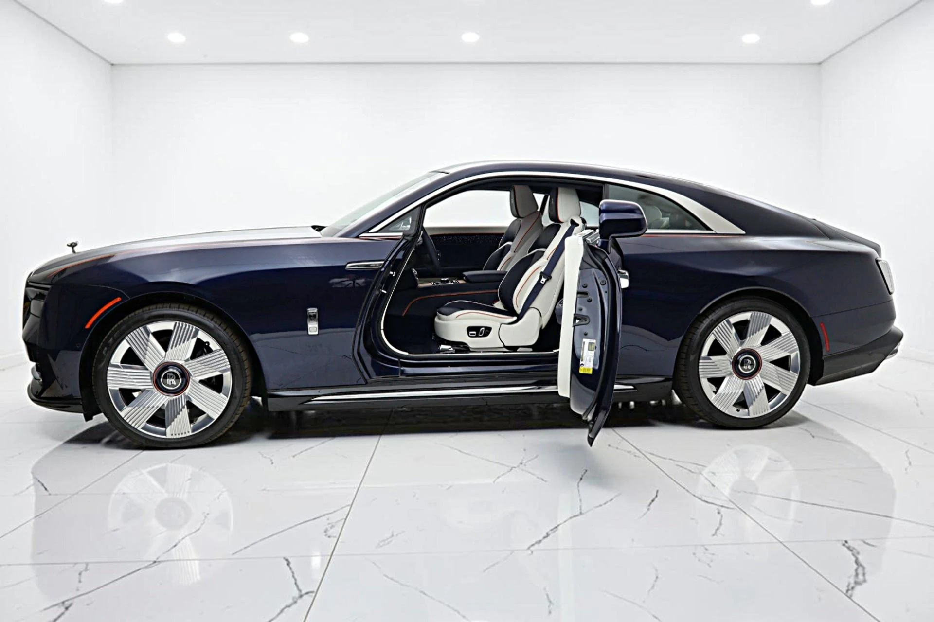 mph005_701471636_Used_2024_Rolls_Royce_Spectre_b1be32f30e
