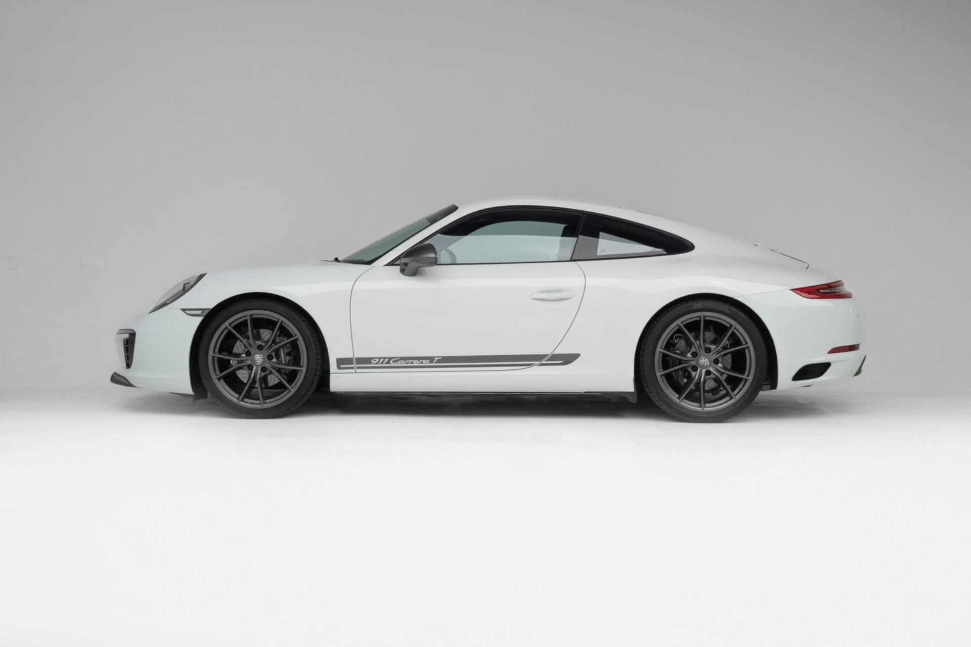 mph005_705576601_Used_2018_Porsche_911_Carrera_T_1777581975_2dd5545a6f