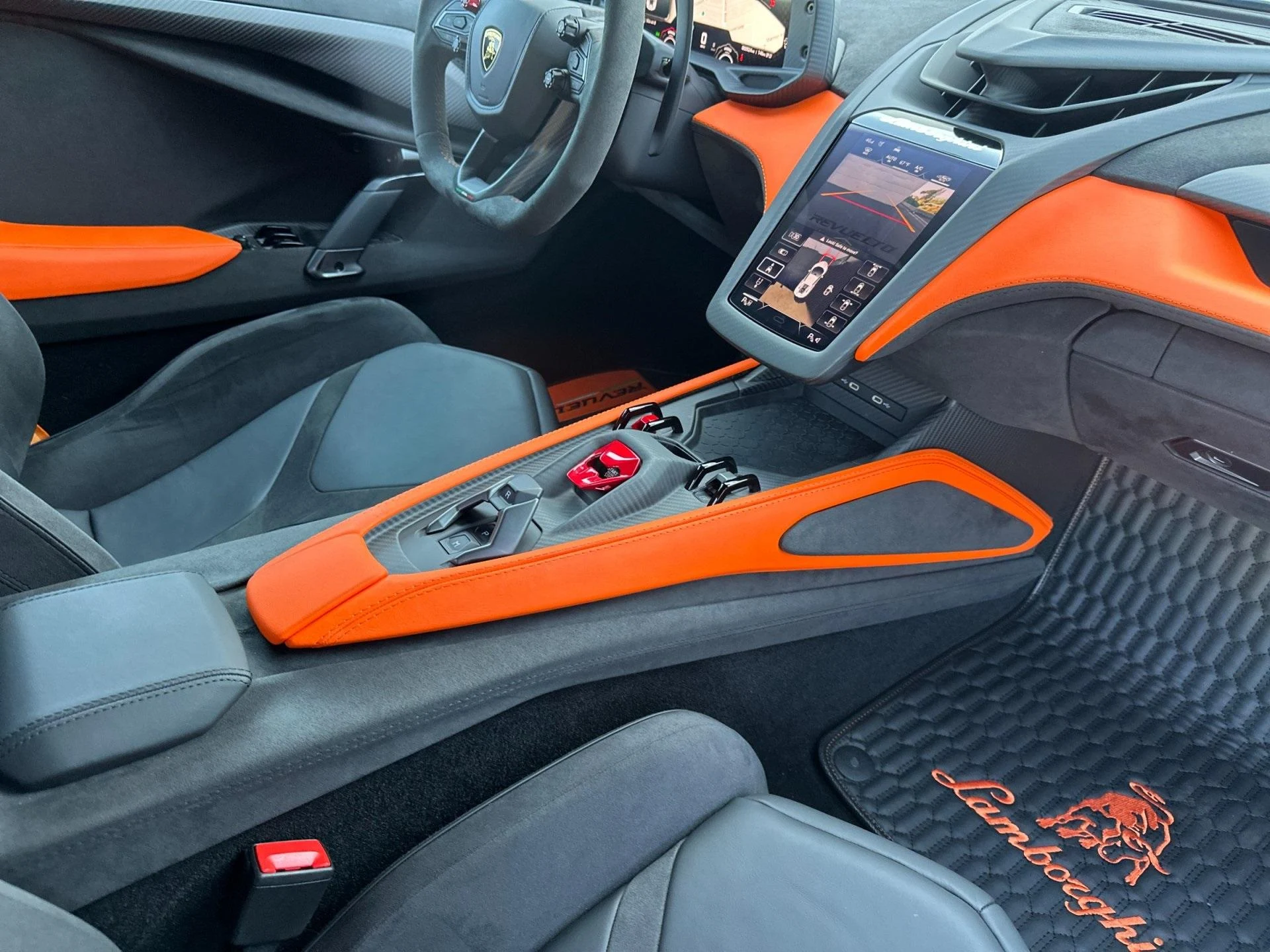 mph005_714124336_Used_2024_Lamborghini_Revuelto_1756303813_4cd5223def