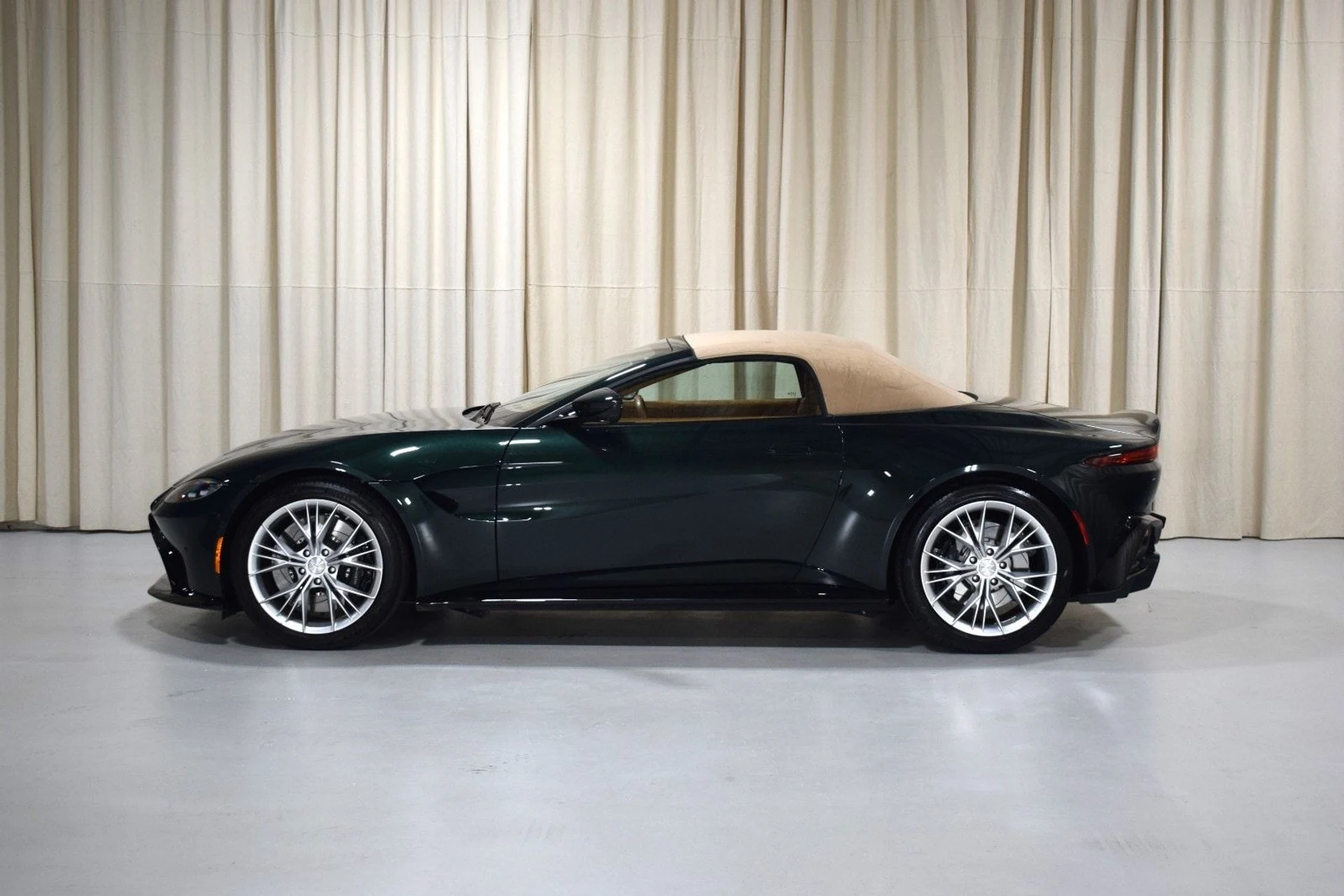 mph005_716588714_b7ef0ac97205f0a65273a16af1f5fb35x_70bd3d55d7