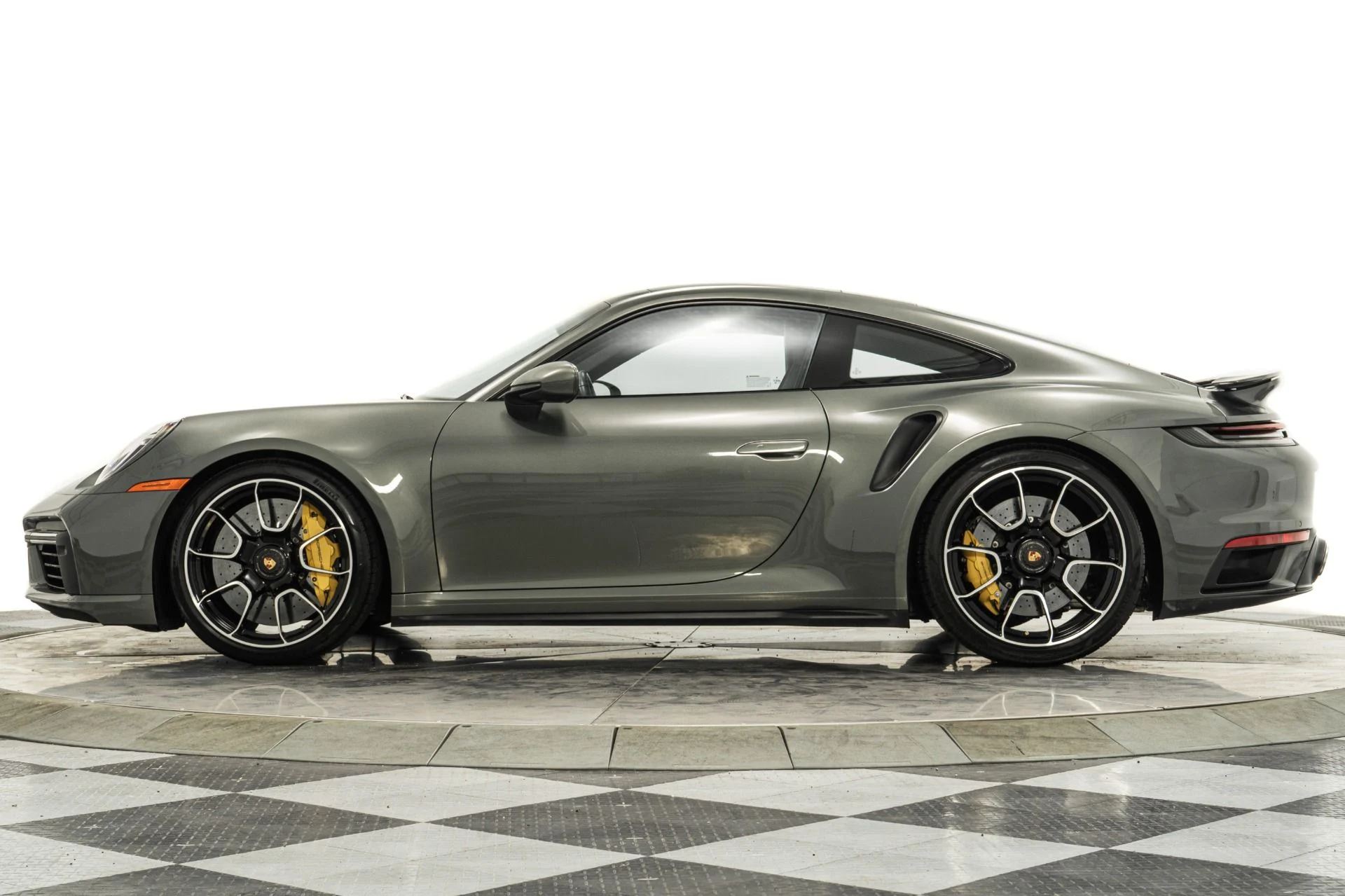 mph005_721784847_Used_2022_Porsche_911_Turbo_S_1759528517_041a54280a