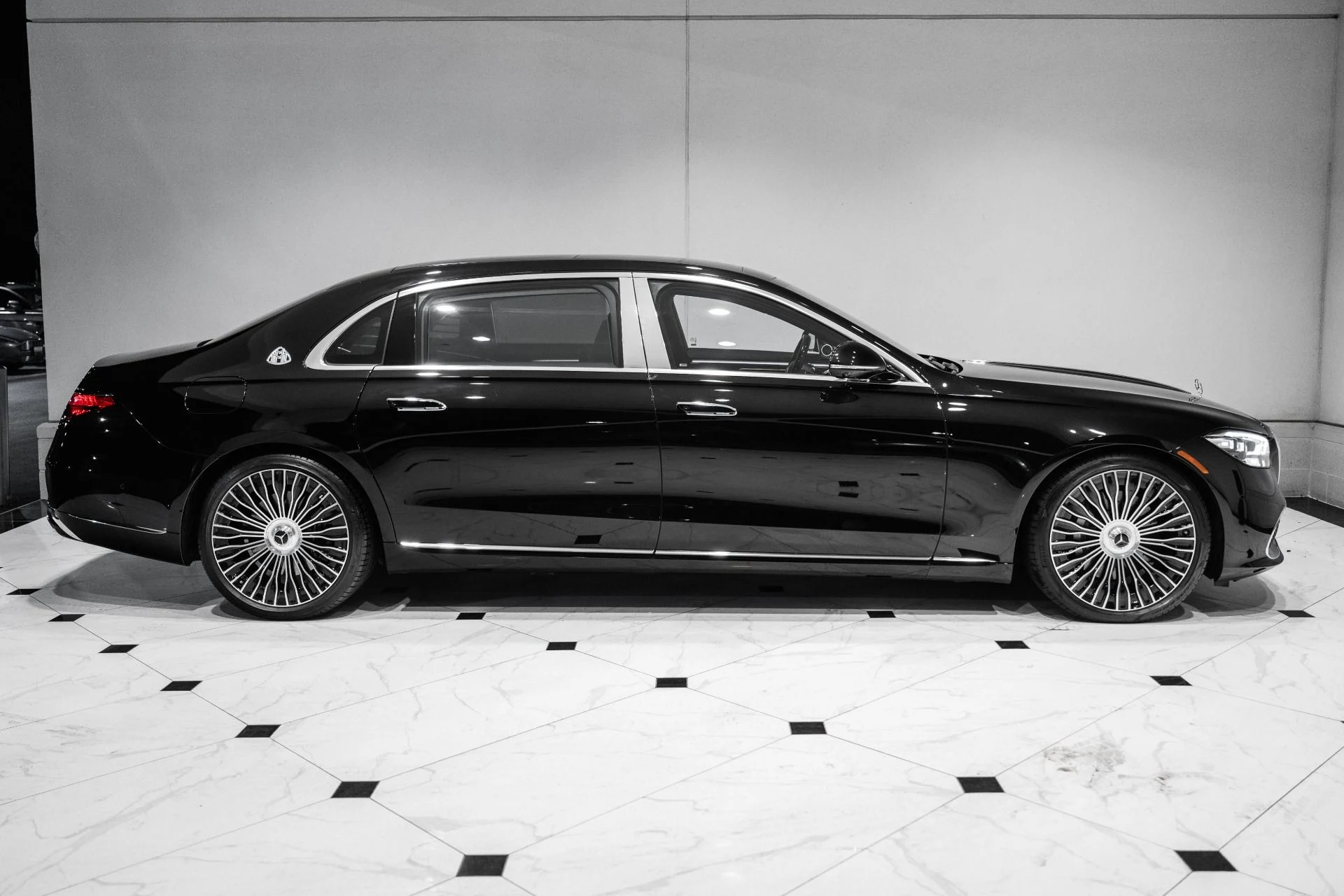 mph005_723917332_Used_2024_Mercedes_Benz_S_Class_Maybach_S_580_1790005197_4cd5cff222