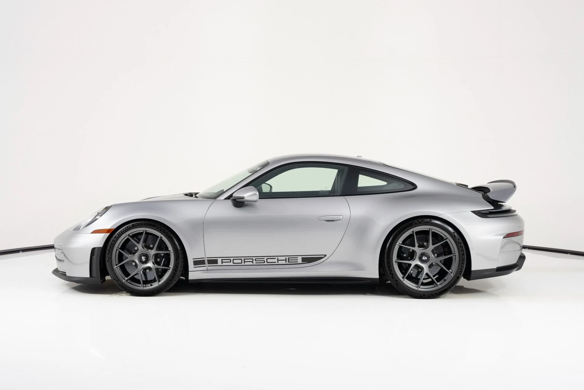 mph005_725382622_Used_2025_Porsche_911_GT_3_1754676172_da6eafdae7