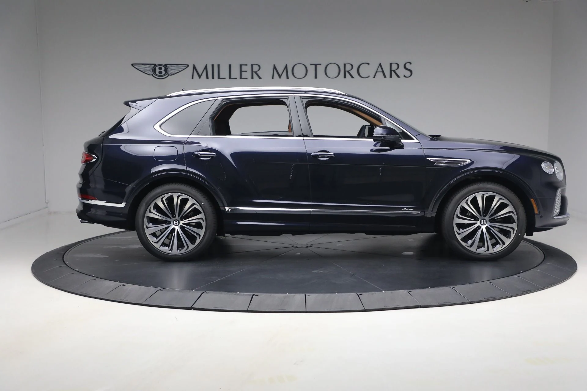 mph005_728321356_New_2026_Bentley_Bentayga_Azure_V8_1781035645_1fb67555d9