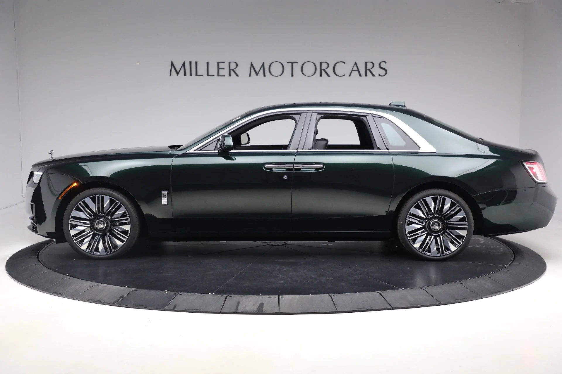 mph005_73181289_New_2026_Rolls_Royce_Ghost_dd060e2182