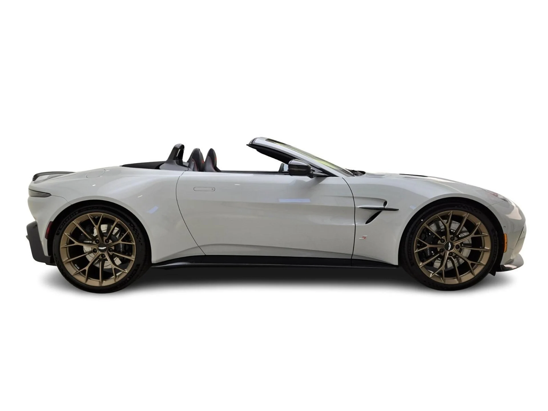 mph005_732511703_New_2026_Aston_Martin_Vantage_1768889955_537efbe338