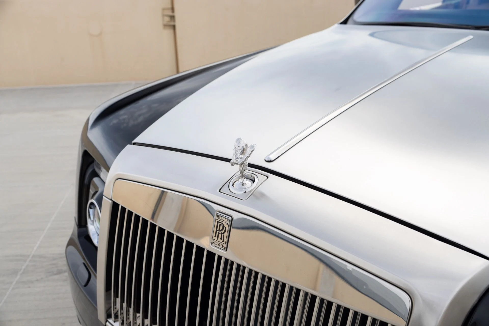 mph005_733264589_Used_2009_Rolls_Royce_Phantom_Drophead_Coupe_1775064141_04cda859f2