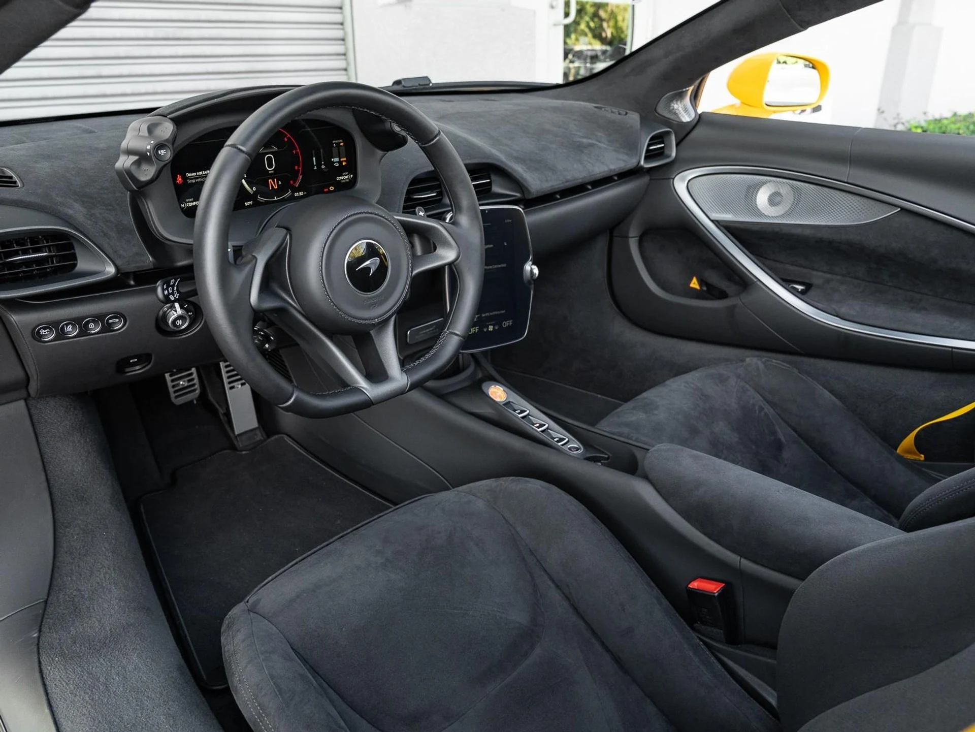 mph005_736856772_Used_2025_Mc_Laren_Artura_Tech_Lux_1764082901_77e4afe6a7