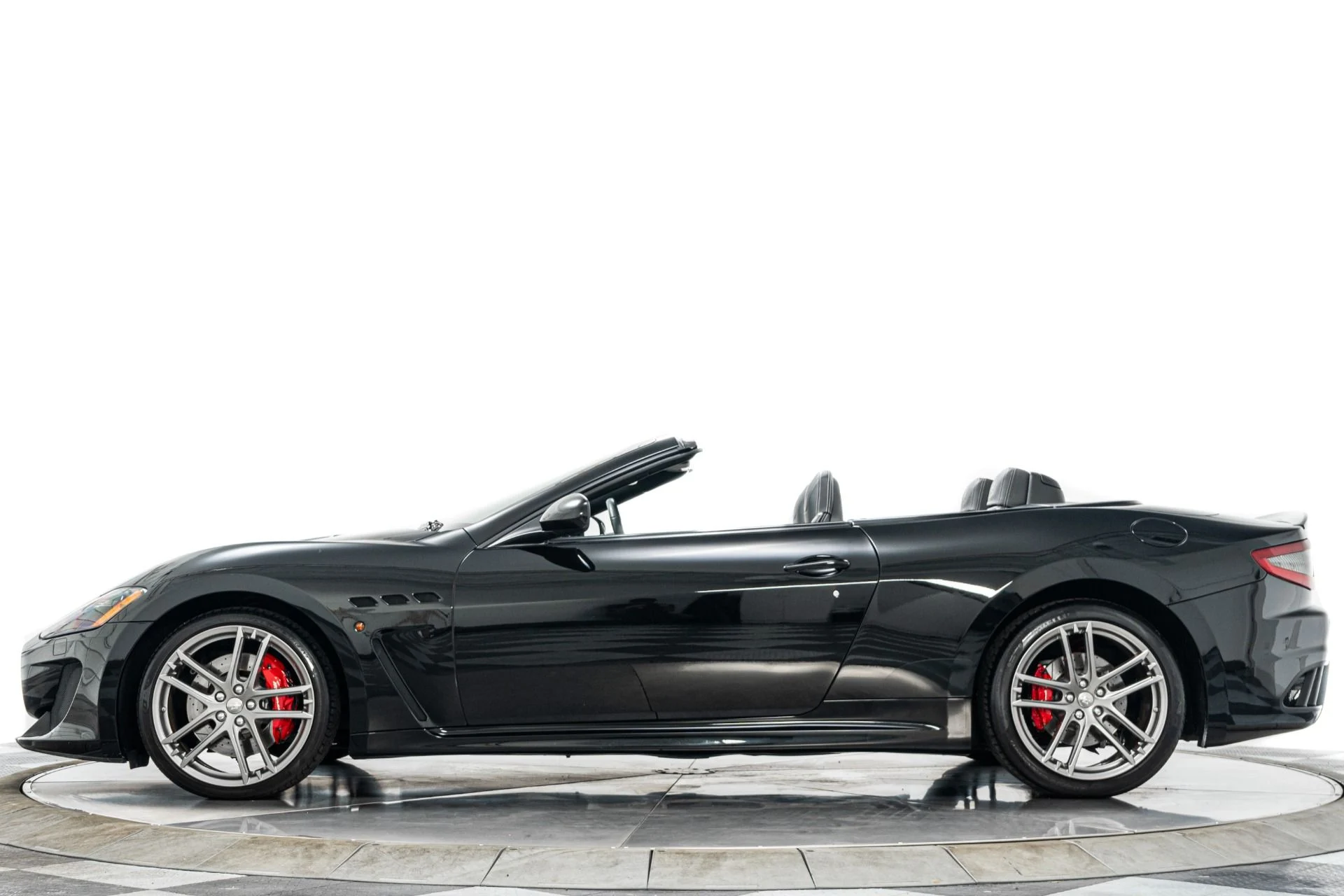 mph005_74338515_Used_2014_Maserati_Gran_Turismo_Convertible_MC_Special_Order_Paint_Sport_Exhaust_1776271961_7cfb5c646b