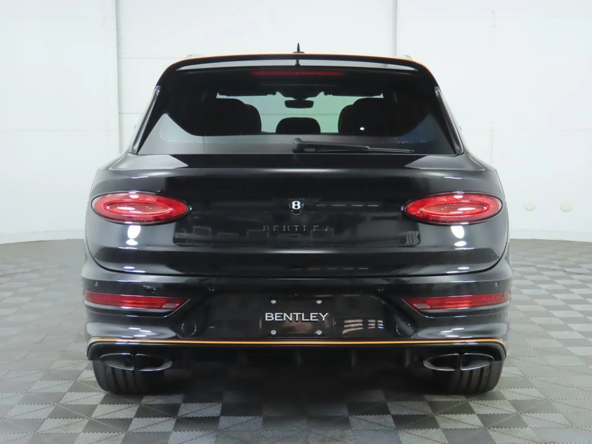 mph005_753467590_new_2025_bentley_bentayga_v8awd_8119_22925566_6_1024_b33694d459