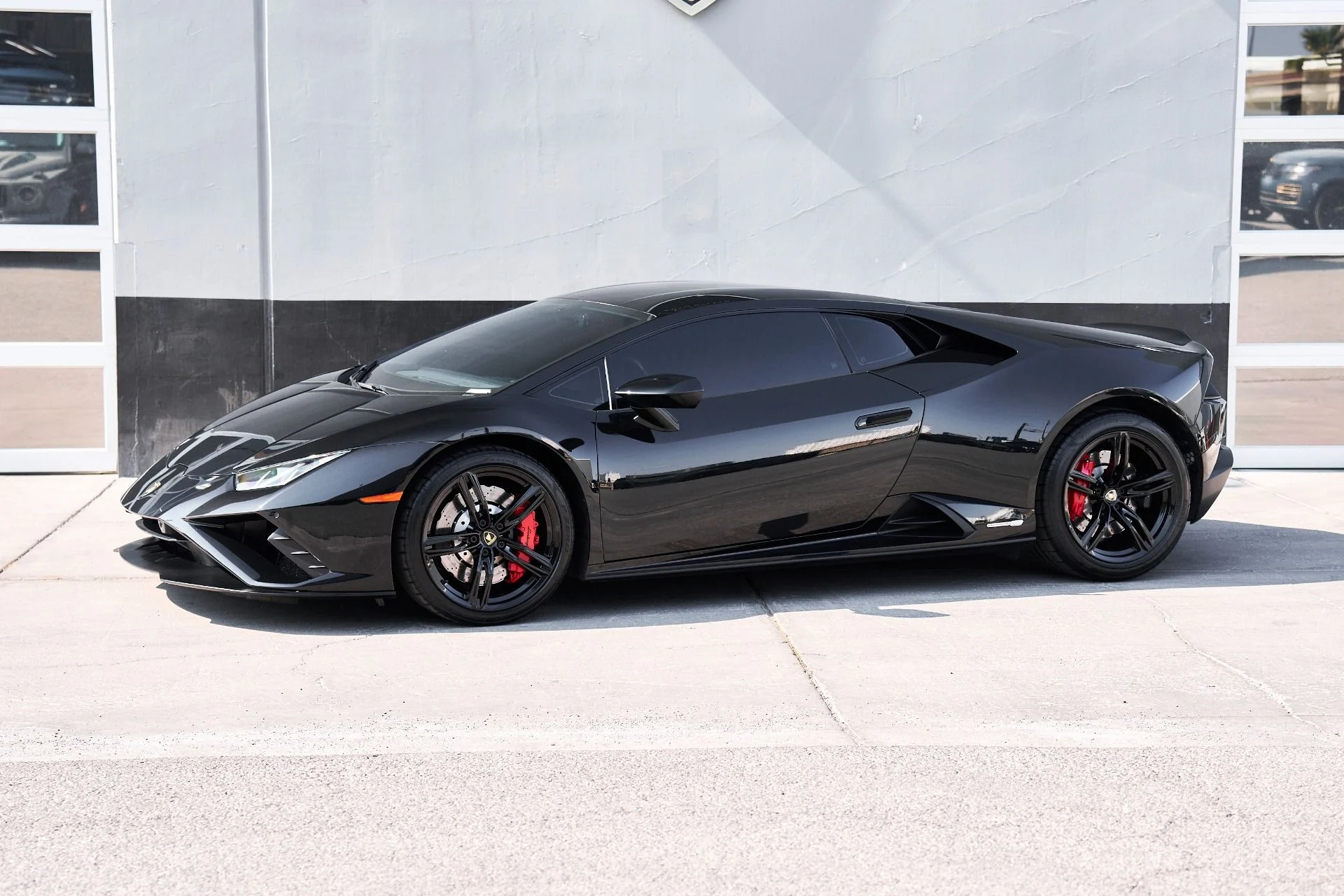 mph005_759802116_Used_2022_Lamborghini_Huracan_EVO_Base_1752781637_86cc5651e9