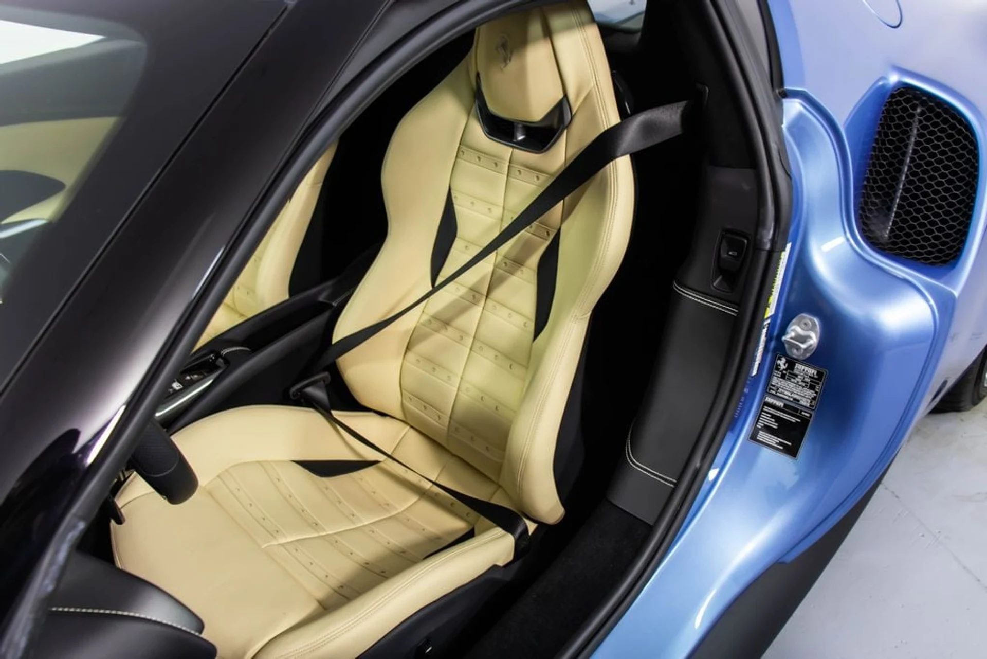 mph005_768035747_00c411a200e758b1515cd1e2f3411c89x_1fd81d2d5e