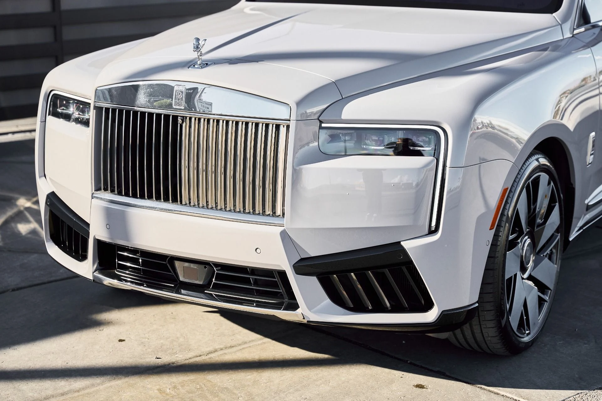 mph005_76838647_Used_2025_Rolls_Royce_Cullinan_Base_1767668651_2c3341c82f