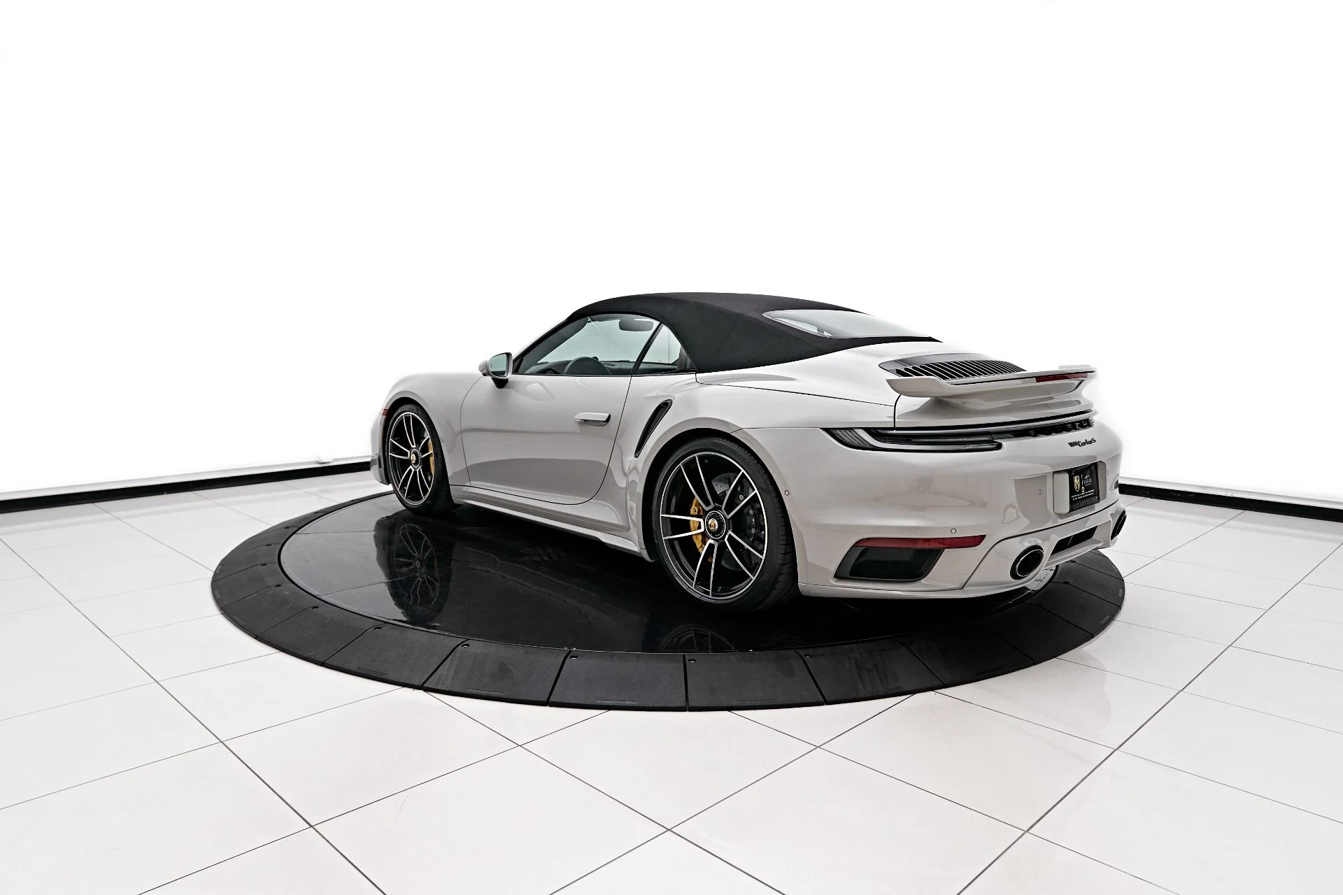 mph005_769565970_Used_2022_Porsche_911_Turbo_S_1710196275_17d4617b9e