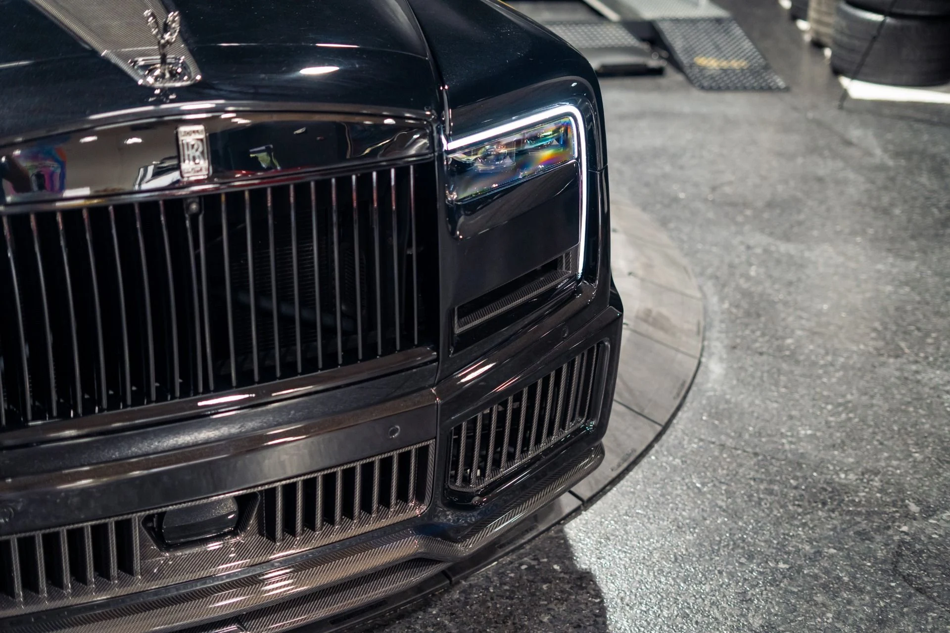 mph005_771229071_Used_2022_Rolls_Royce_Black_Badge_Cullinan_500_K_MSRP_Urban_Widebody_Body_1783997943_551eee19eb