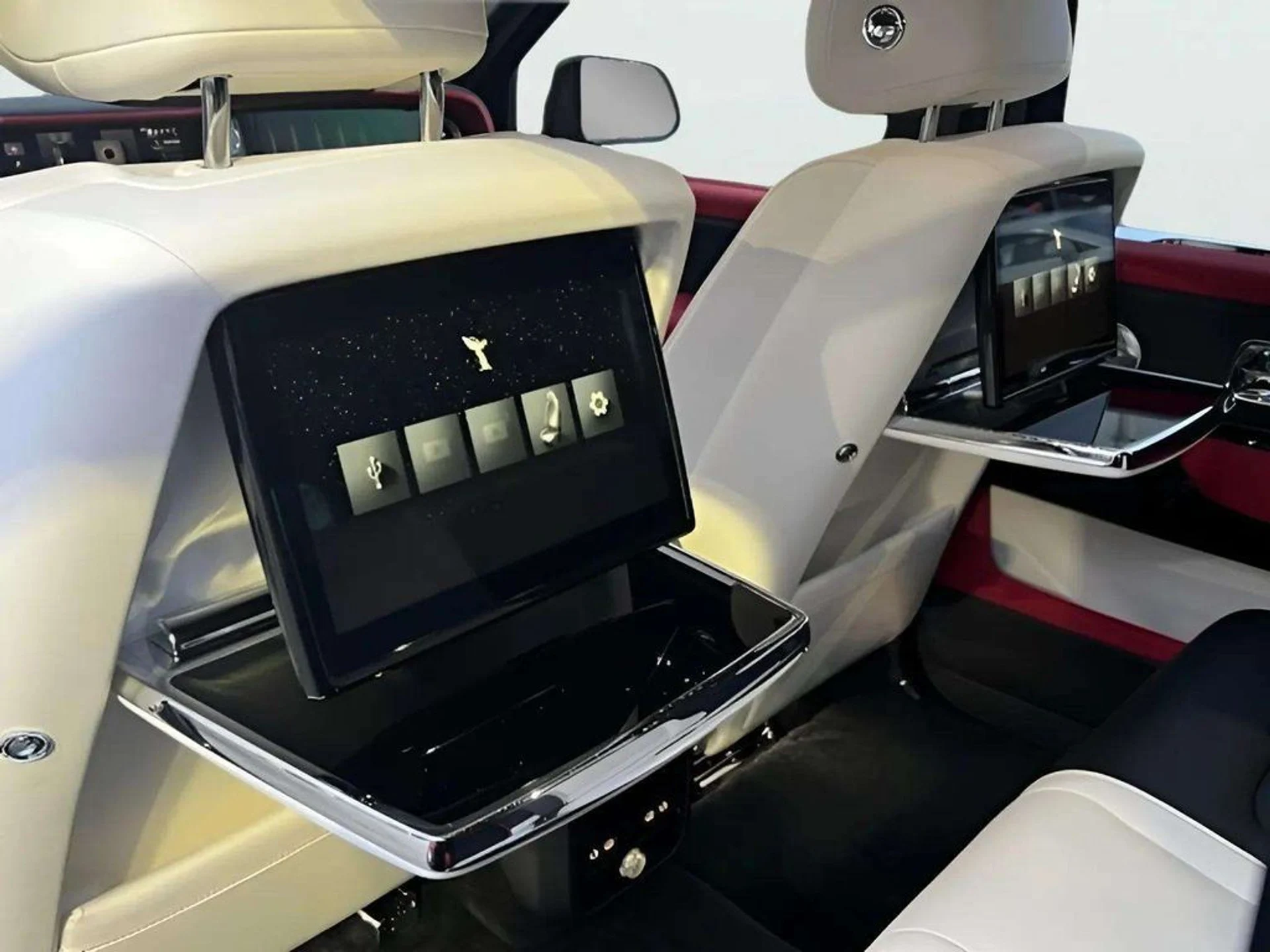 mph005_774952099_552cca16c10d08157a38845515b35b19x_e9fdbf1aa9