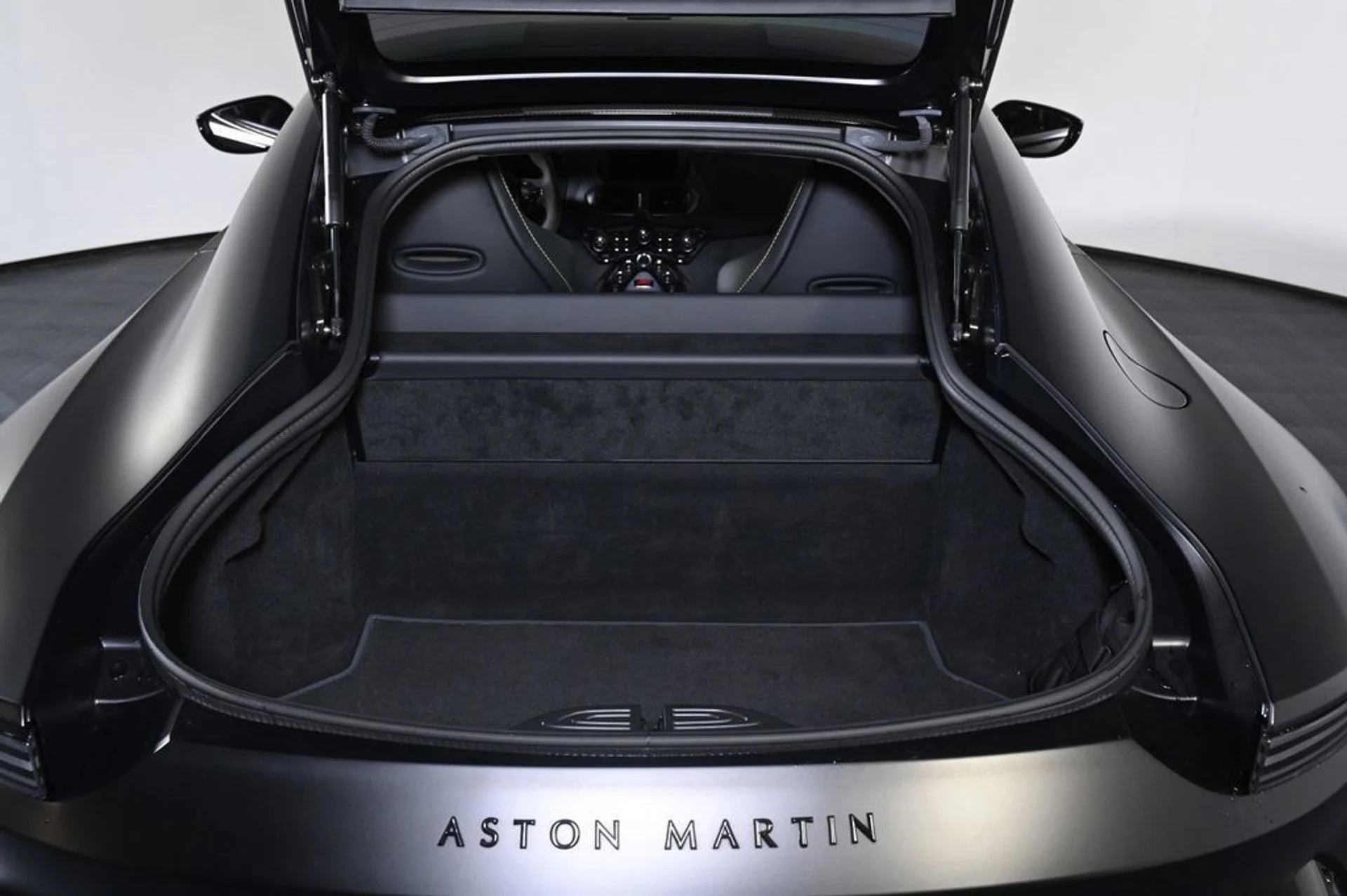 mph005_777406363_used_2023_aston_martin_vantage_f1edition_11350_23029594_6_1024_9b23821807