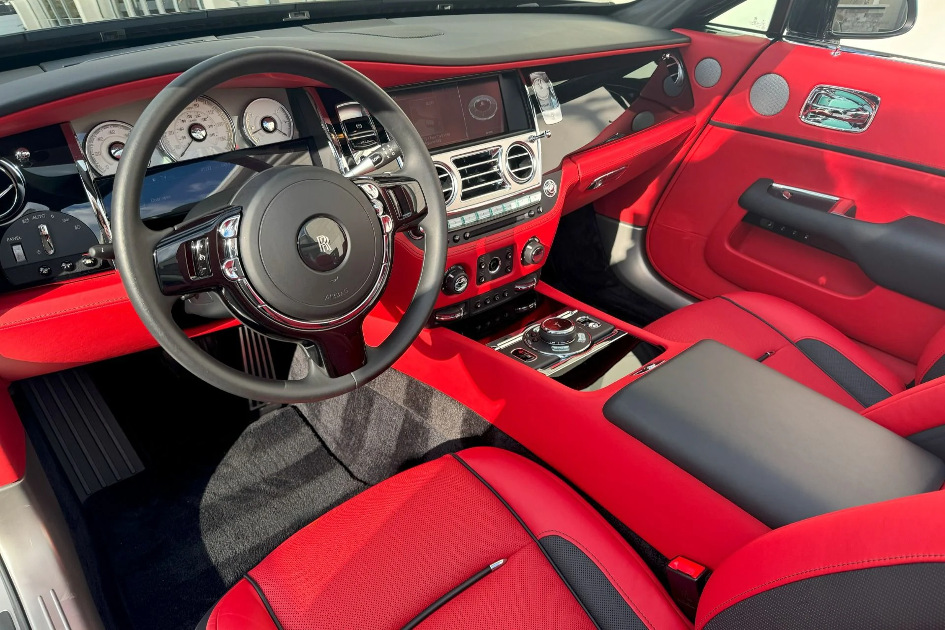 mph005_786536585_Used_2020_Rolls_Royce_Dawn_1738172030_5f6449e38d