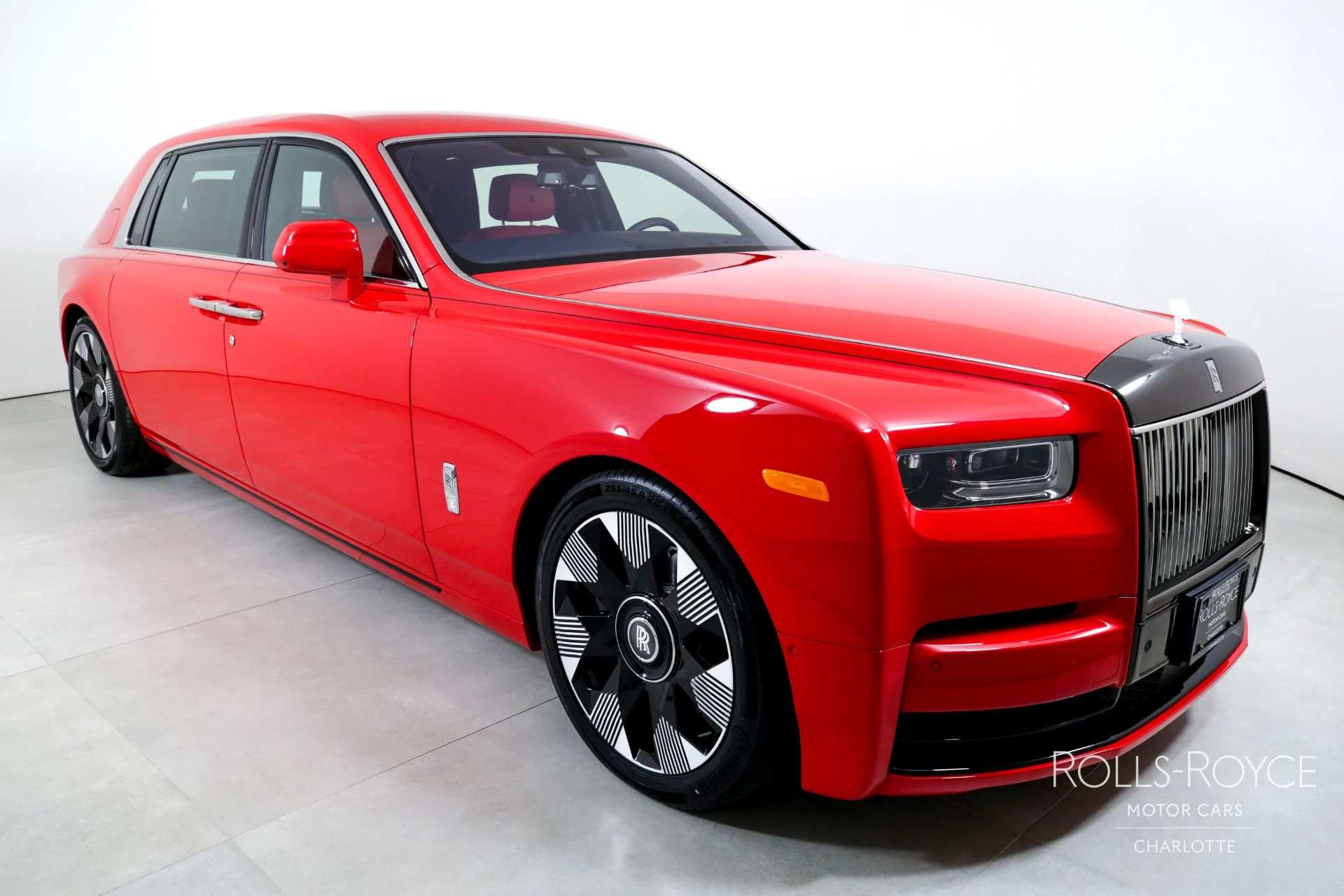 mph005_786650621_Used_2024_Rolls_Royce_Phantom_EWB_1745331546_f979201d5f
