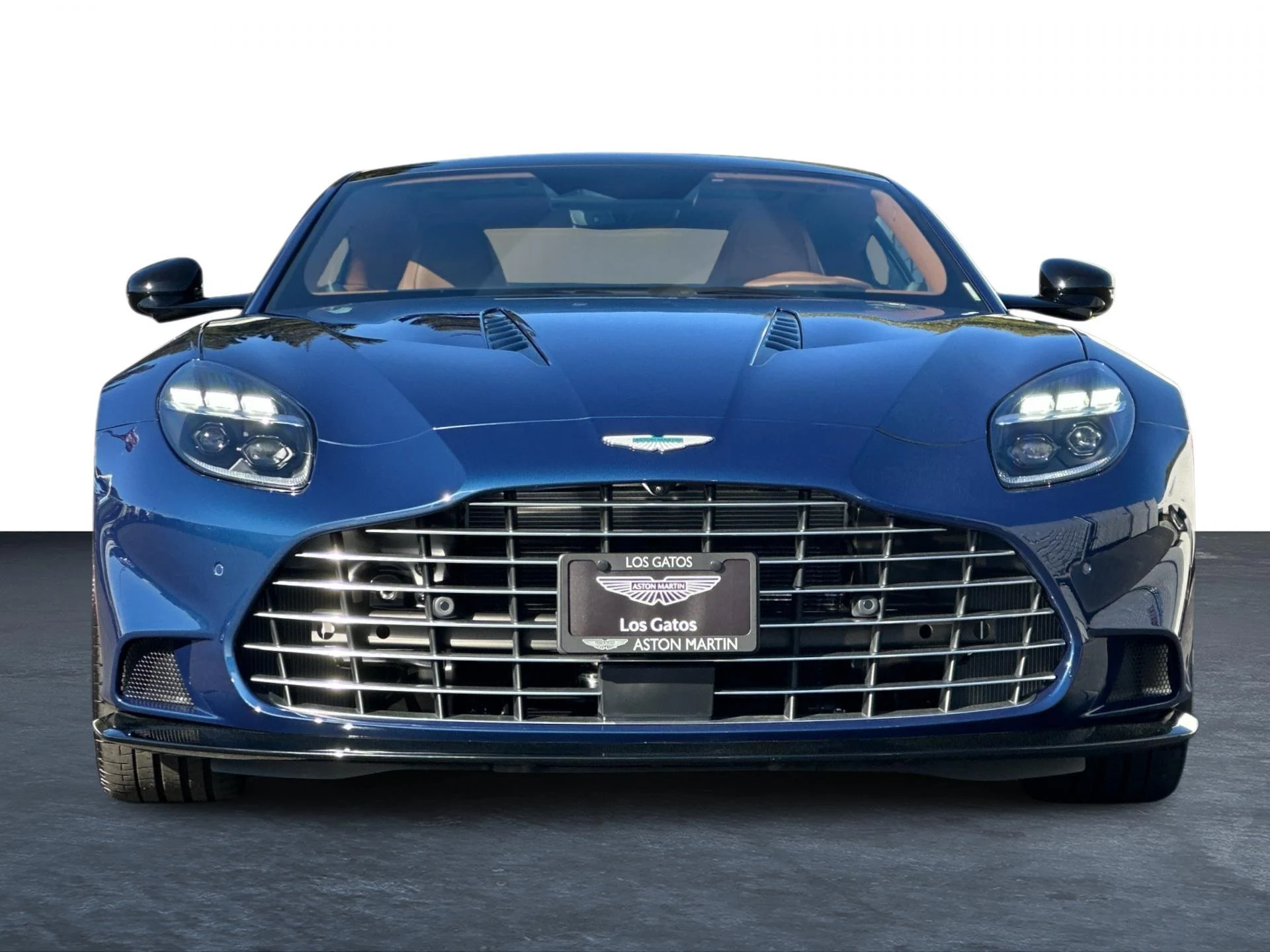 mph005_79499218_New_2025_Aston_Martin_Vanquish_V12_1761314707_e0f98ea5b9