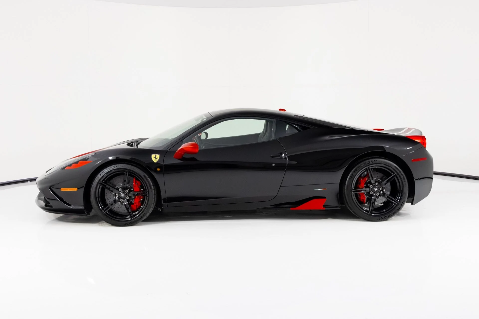 mph005_80305255_Used_2015_Ferrari_458_Speciale_1765990101_a8554a52e2