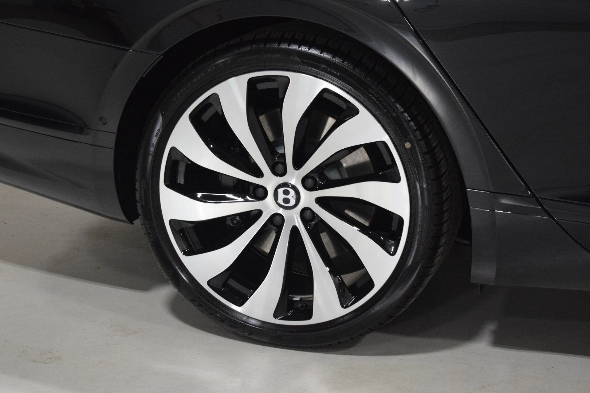 mph005_803315109_37ffa41766a32c1d45561b515ab313bex_976f886766