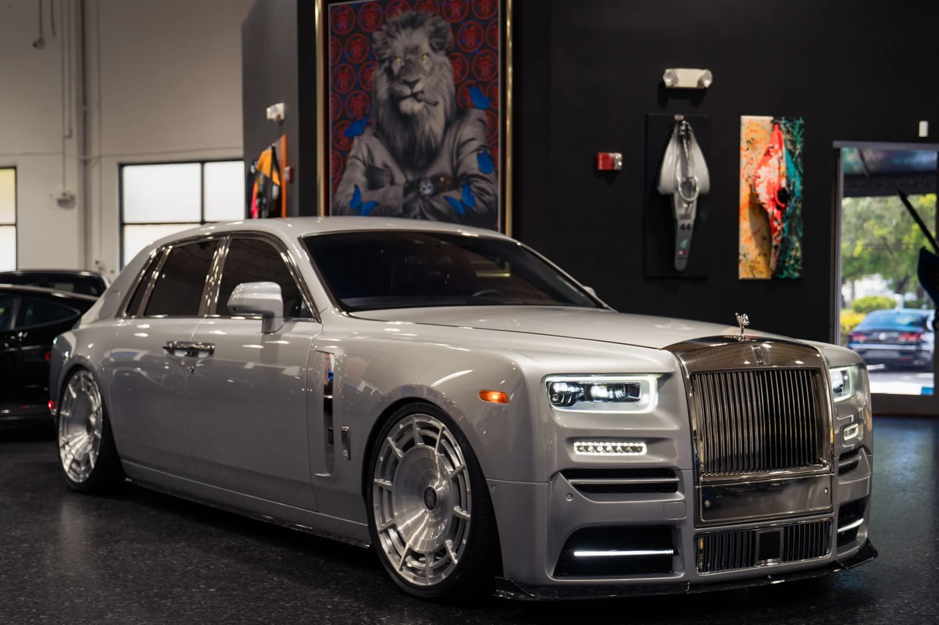 mph005_809218467_Used_2020_Rolls_Royce_Phantom_Mansory_Carbon_Kit_1786567460_20d12fdfa3