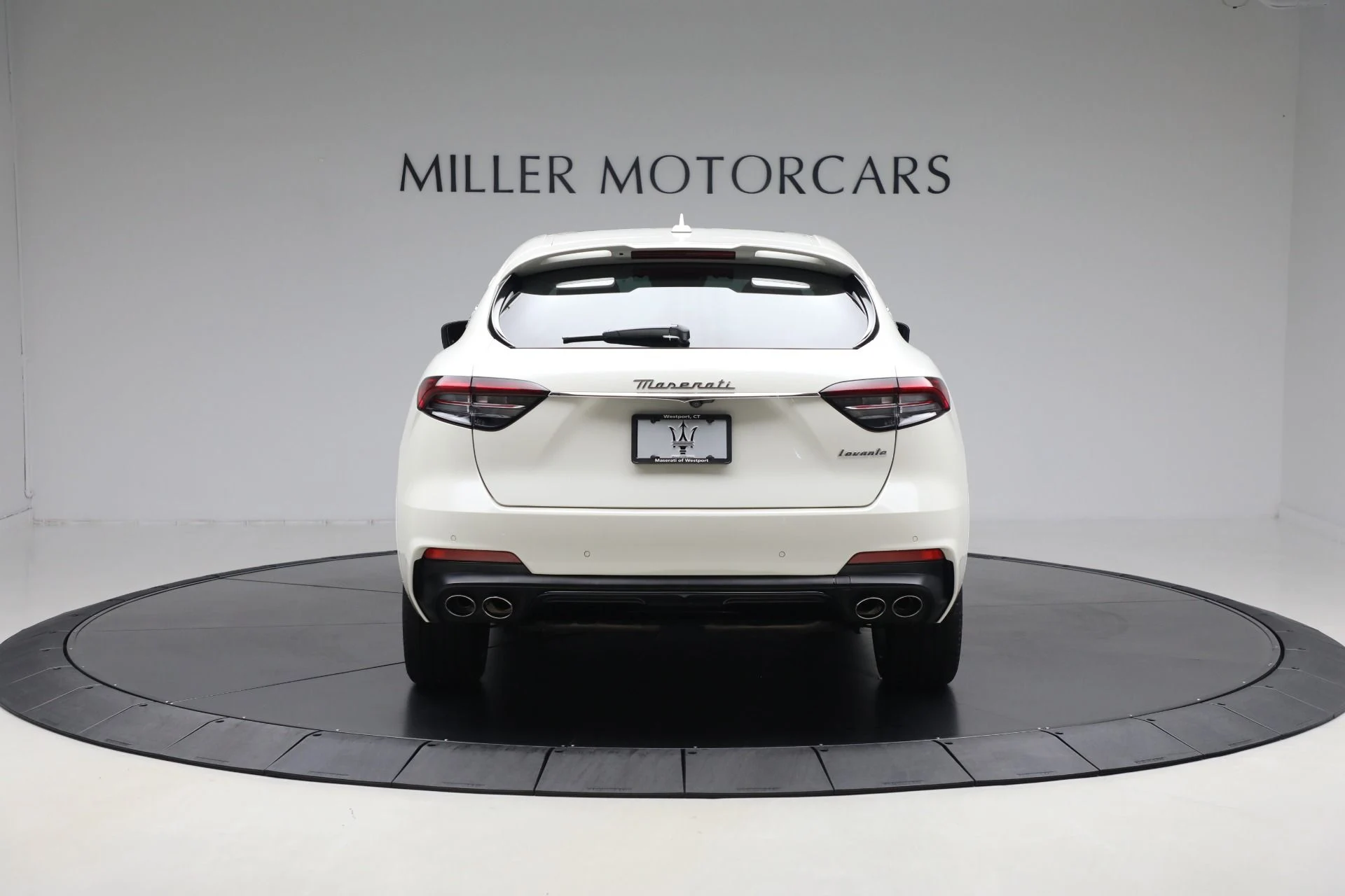 mph005_811116037_Used_2022_Maserati_Levante_GT_9ecf11c25b