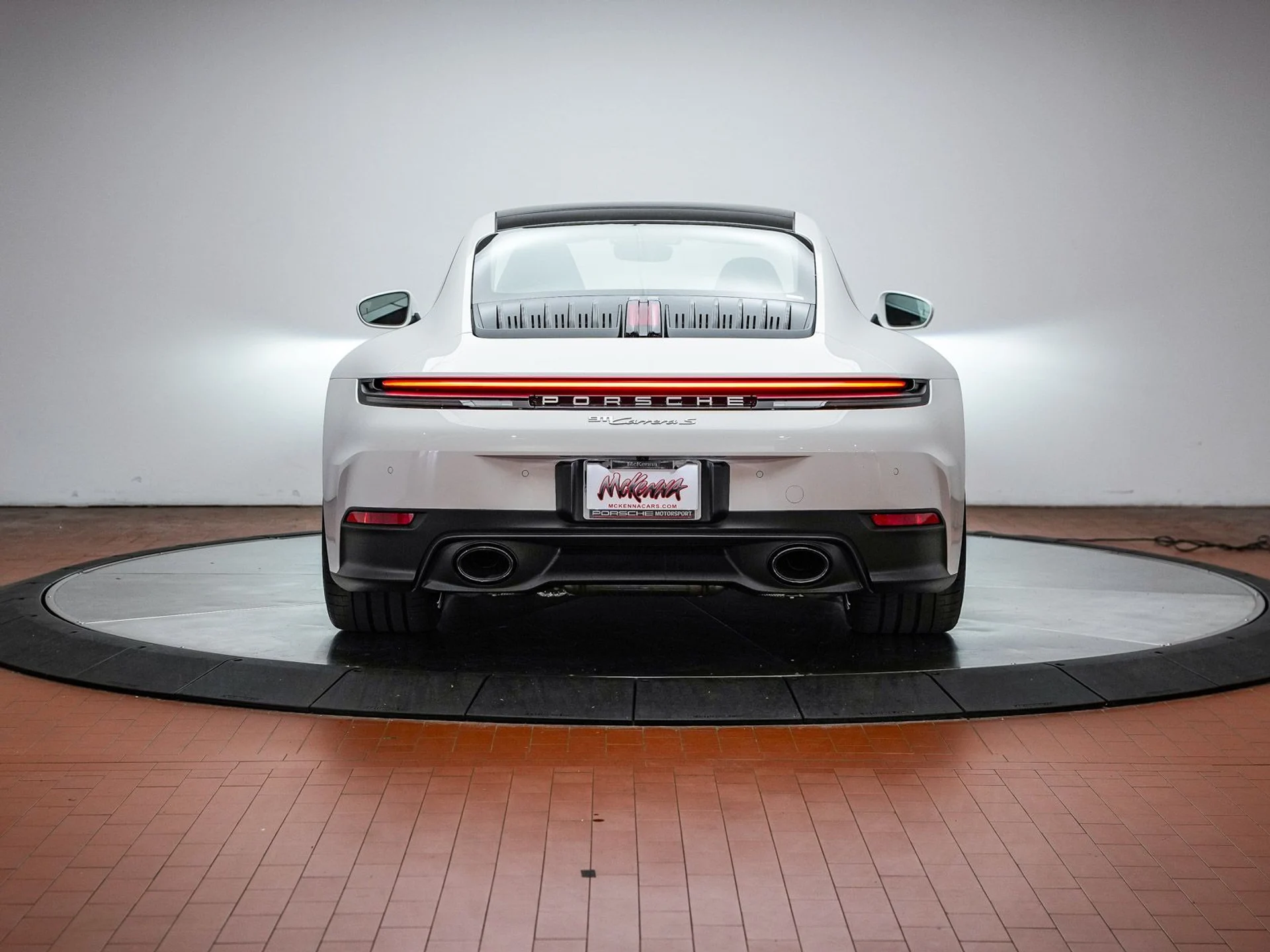 mph005_811873521_1261fa268691fadcbb475220d12fdfdfx_2c16347b30