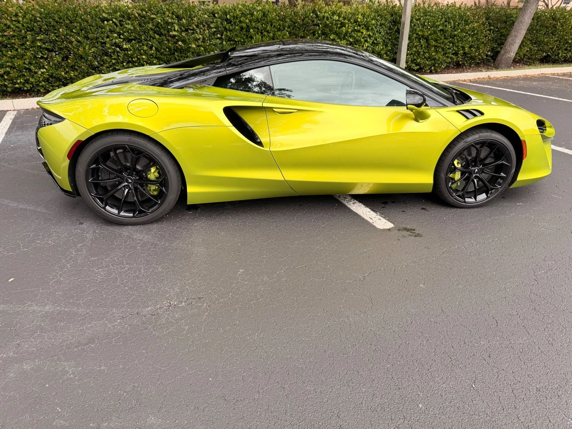 mph005_812658043_Used_2023_Mc_Laren_Artura_1765484433_1357bda040