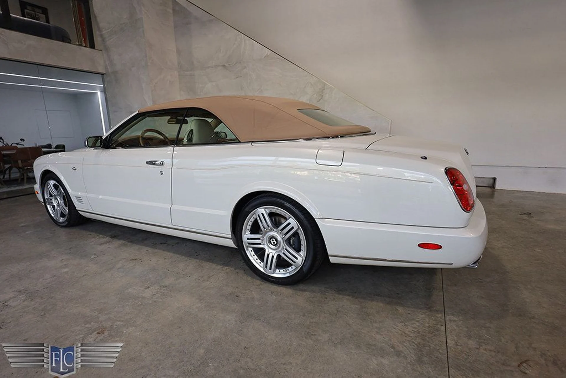 mph005_82149550_used_2010_bentley_azure_tconvertible_9689_22574902_6_1024_88aebe9b54