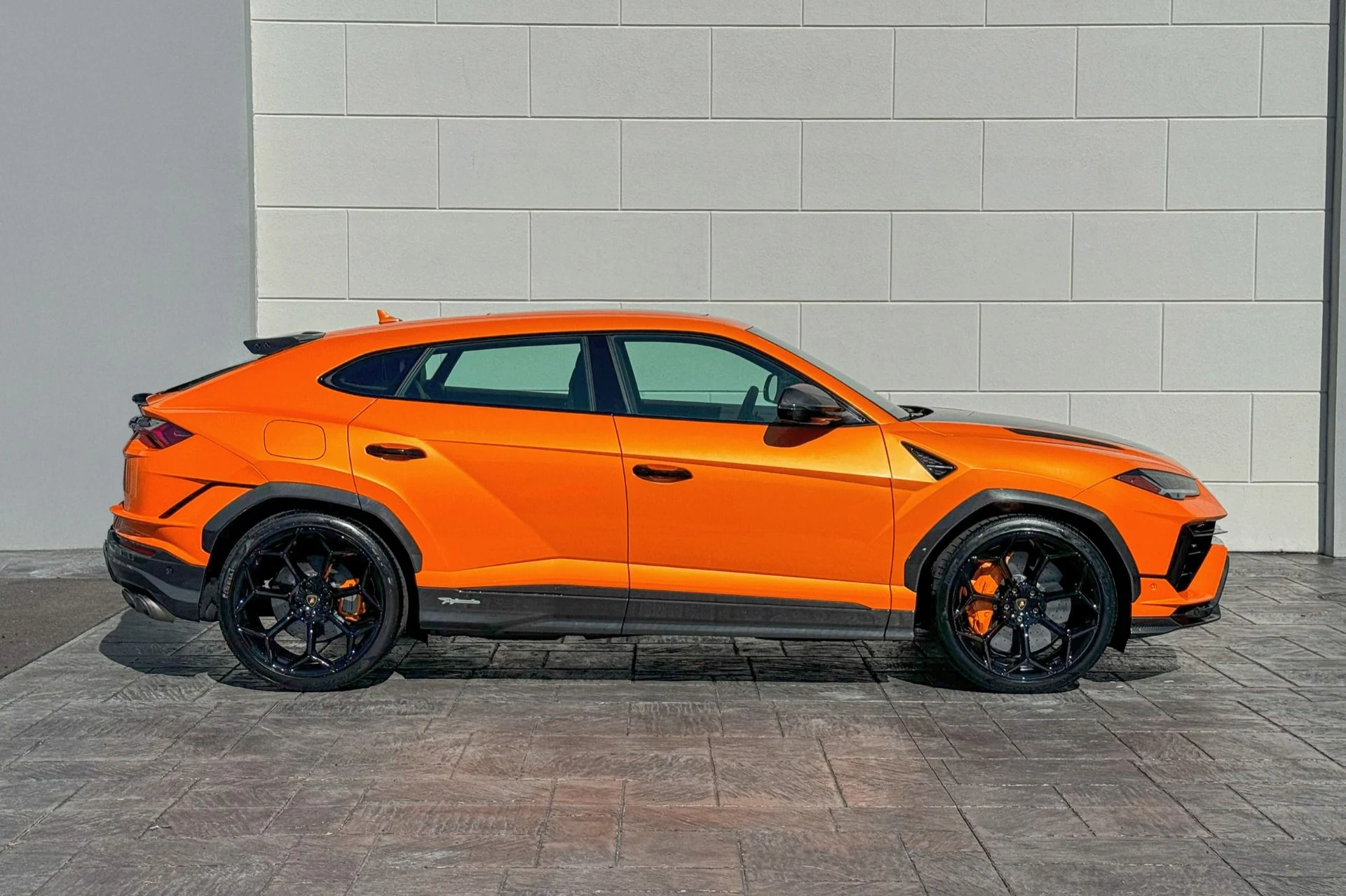 mph005_821773077_Used_2024_Lamborghini_Urus_Performante_1741676179_62138102e7