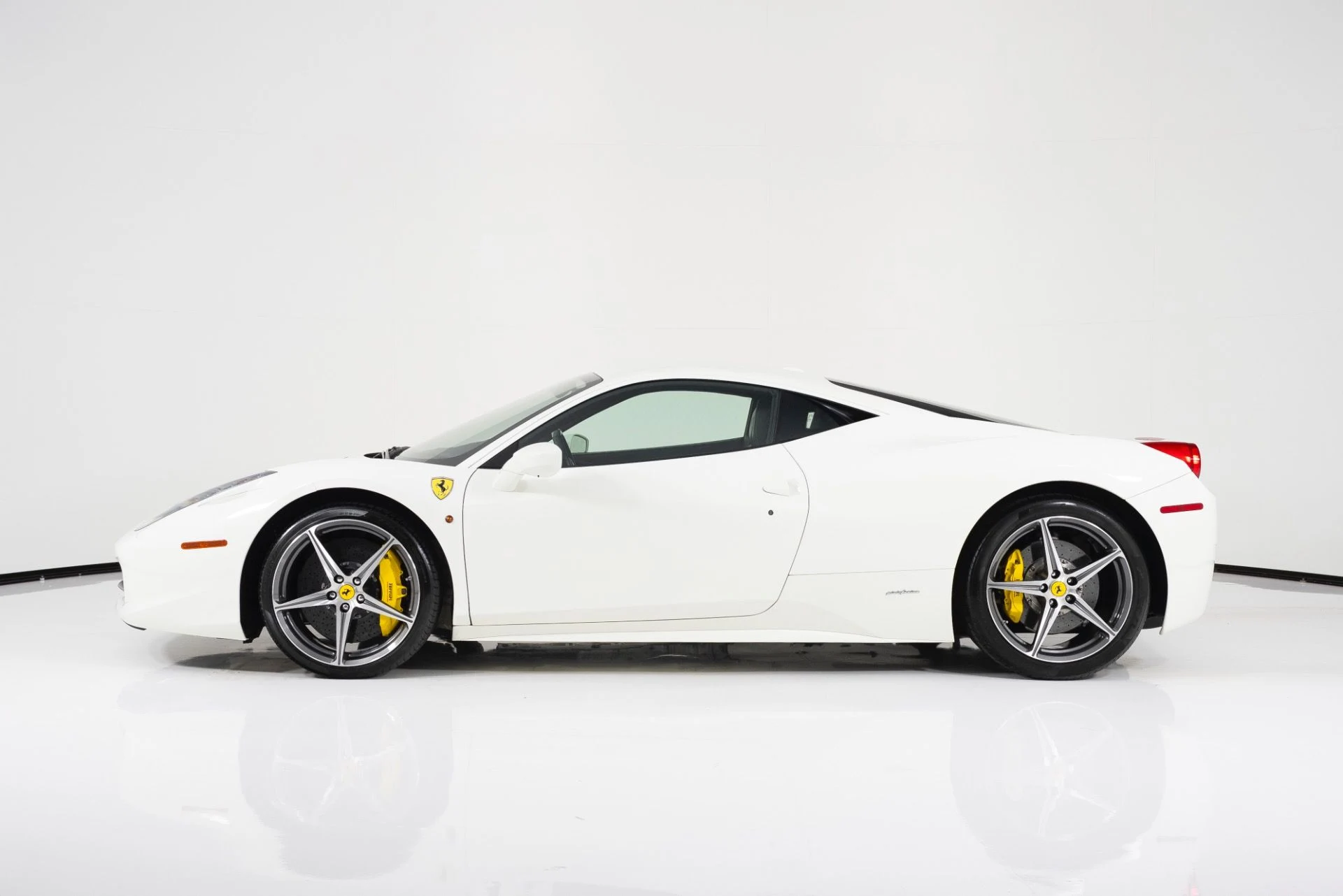 mph005_823368153_Used_2015_Ferrari_458_Italia_Coupe_1753415702_542aadda88