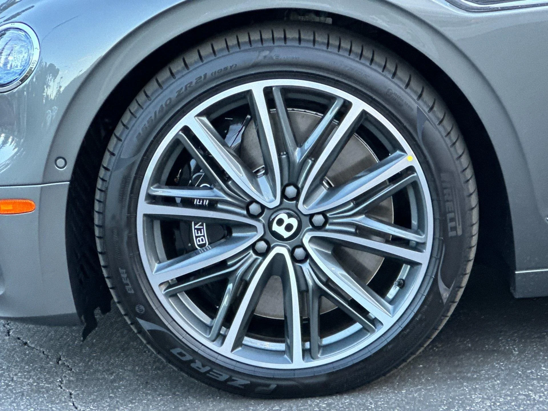 mph005_833706284_New_2026_Bentley_Flying_Spur_1763565040_12035ea01a