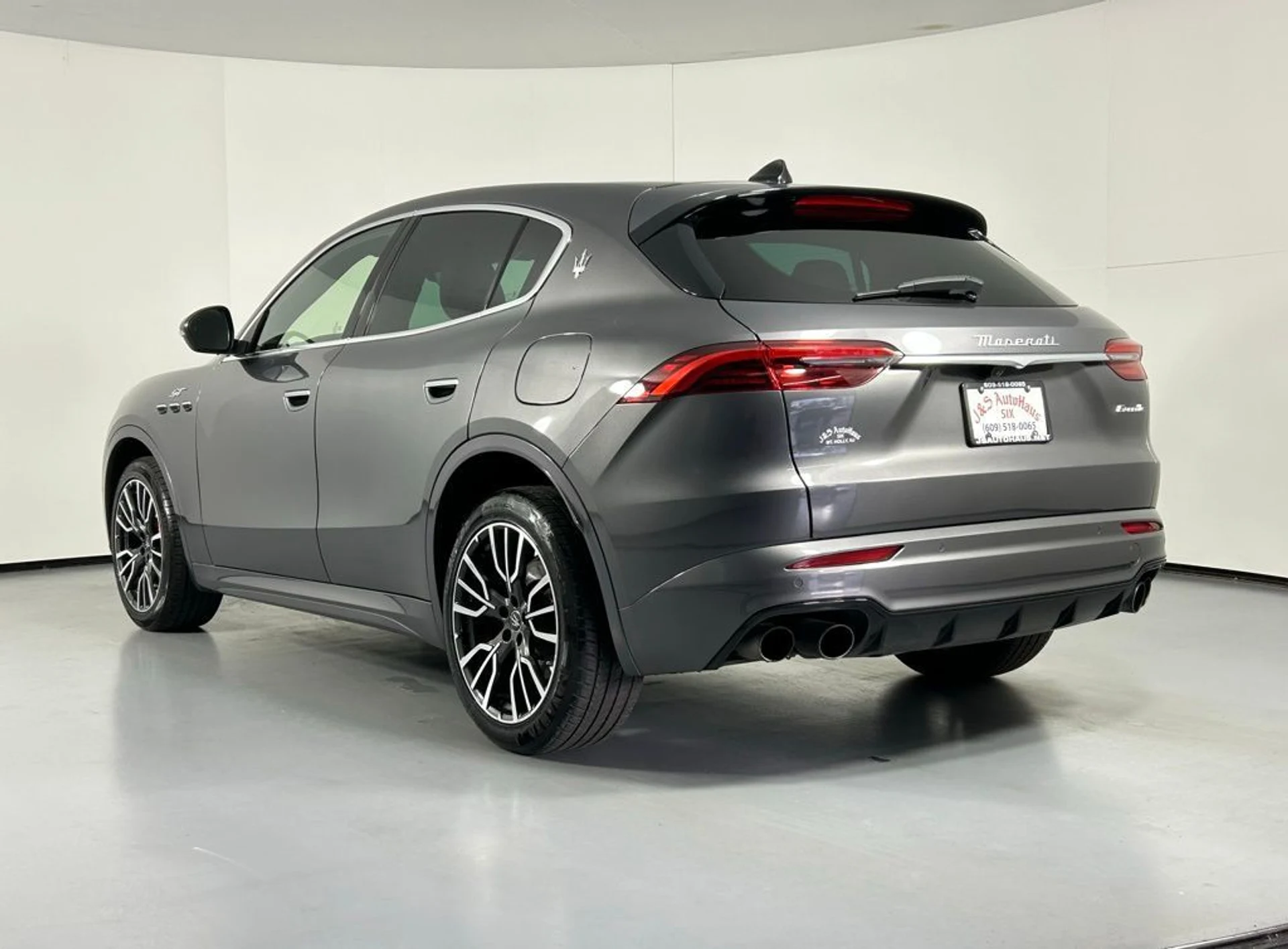 mph005_835040430_je7gp6ti2fl5kyzgh1mi6poz7gve_f13a49b287