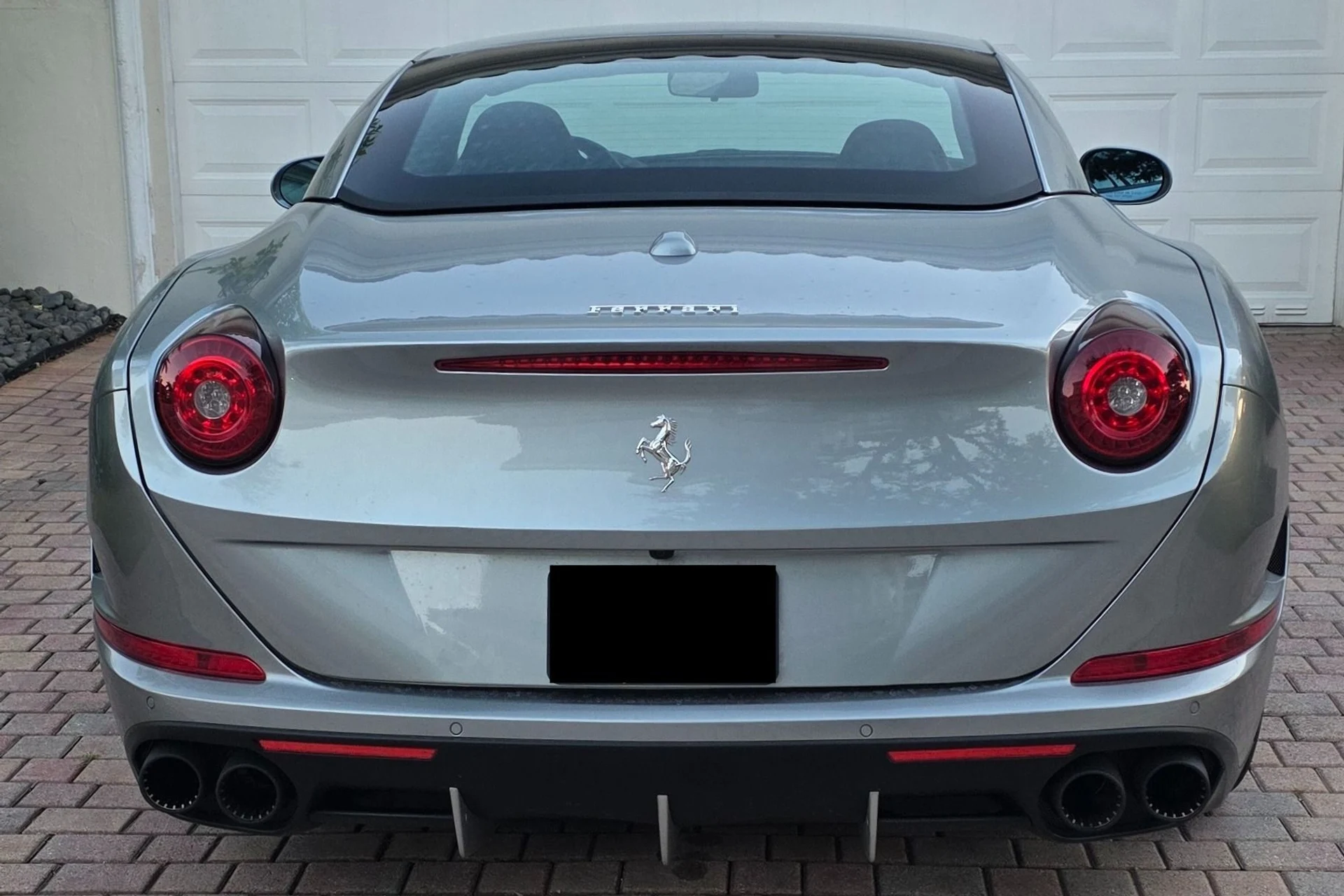 mph005_835377364_Used_2017_Ferrari_California_T_1763593112_90e9bd345b