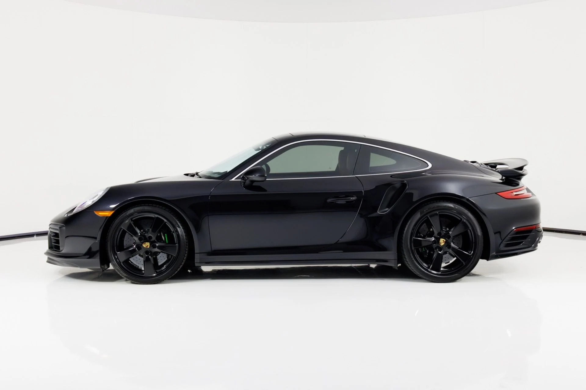 mph005_839458168_Used_2017_Porsche_911_Turbo_S_1773337571_941456d7fd